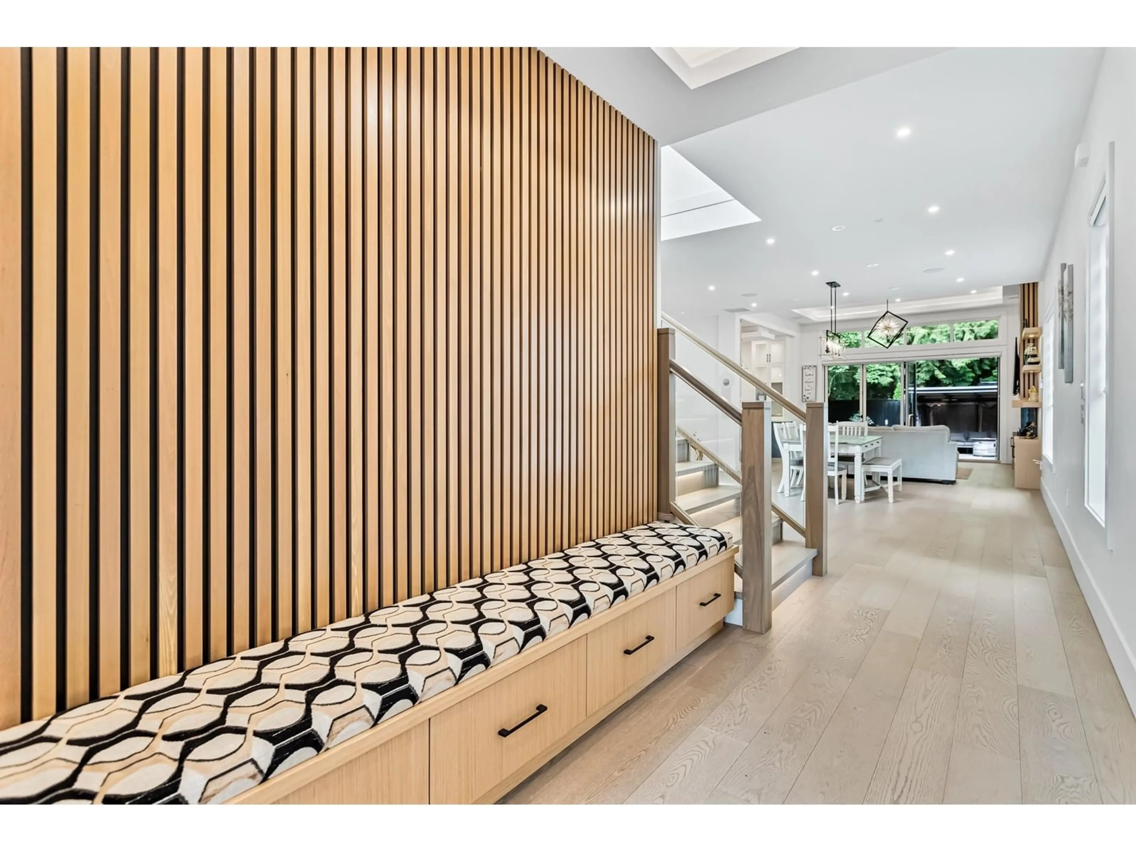 Indoor foyer for 5673 FAIRLIGHT, Delta British Columbia V4E1B3