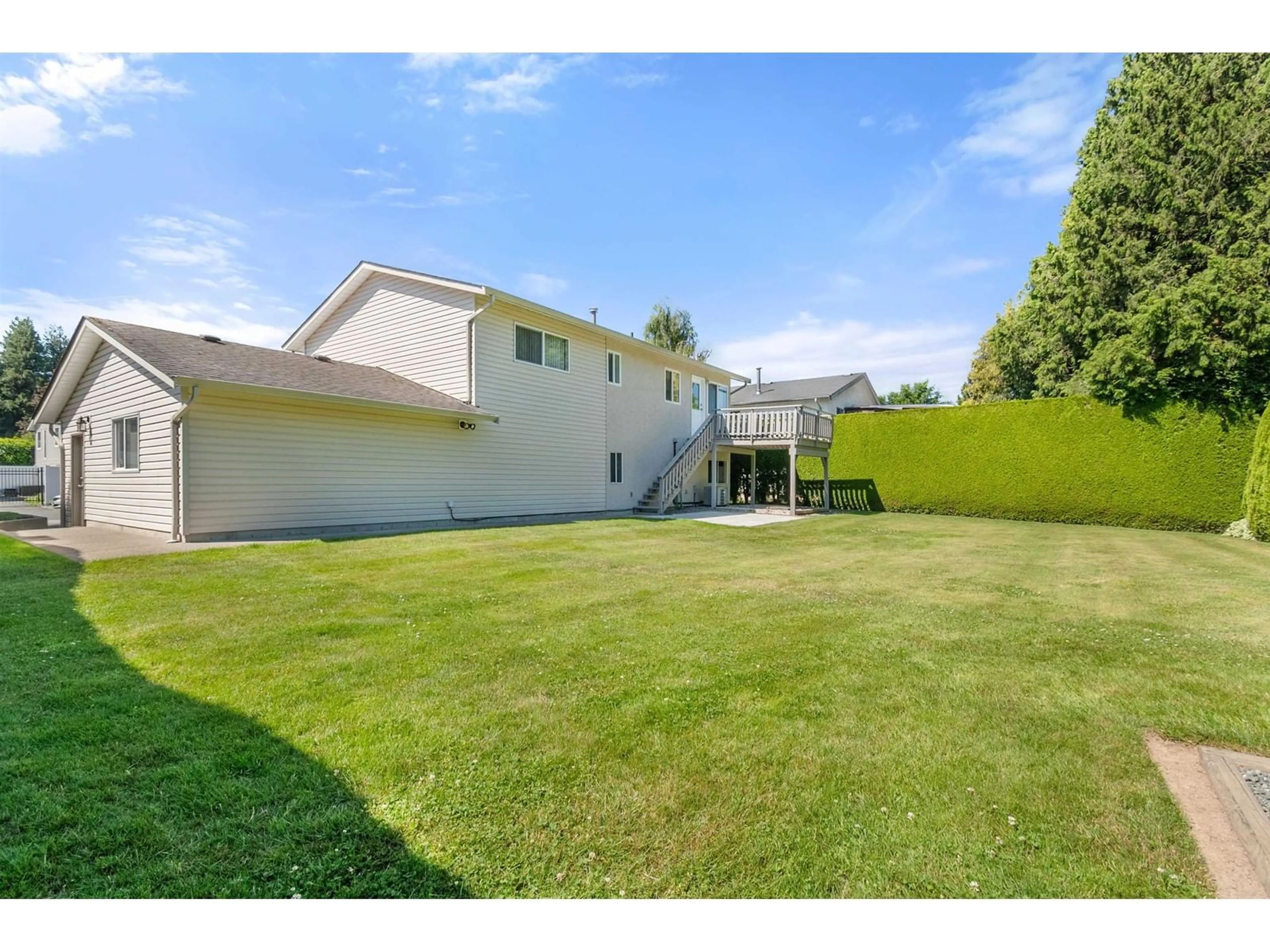 A pic from outside/outdoor area/front of a property/back of a property/a pic from drone, water/lake/river/ocean view for 45181 REDWOOD AVENUE, Chilliwack British Columbia V2R1W2