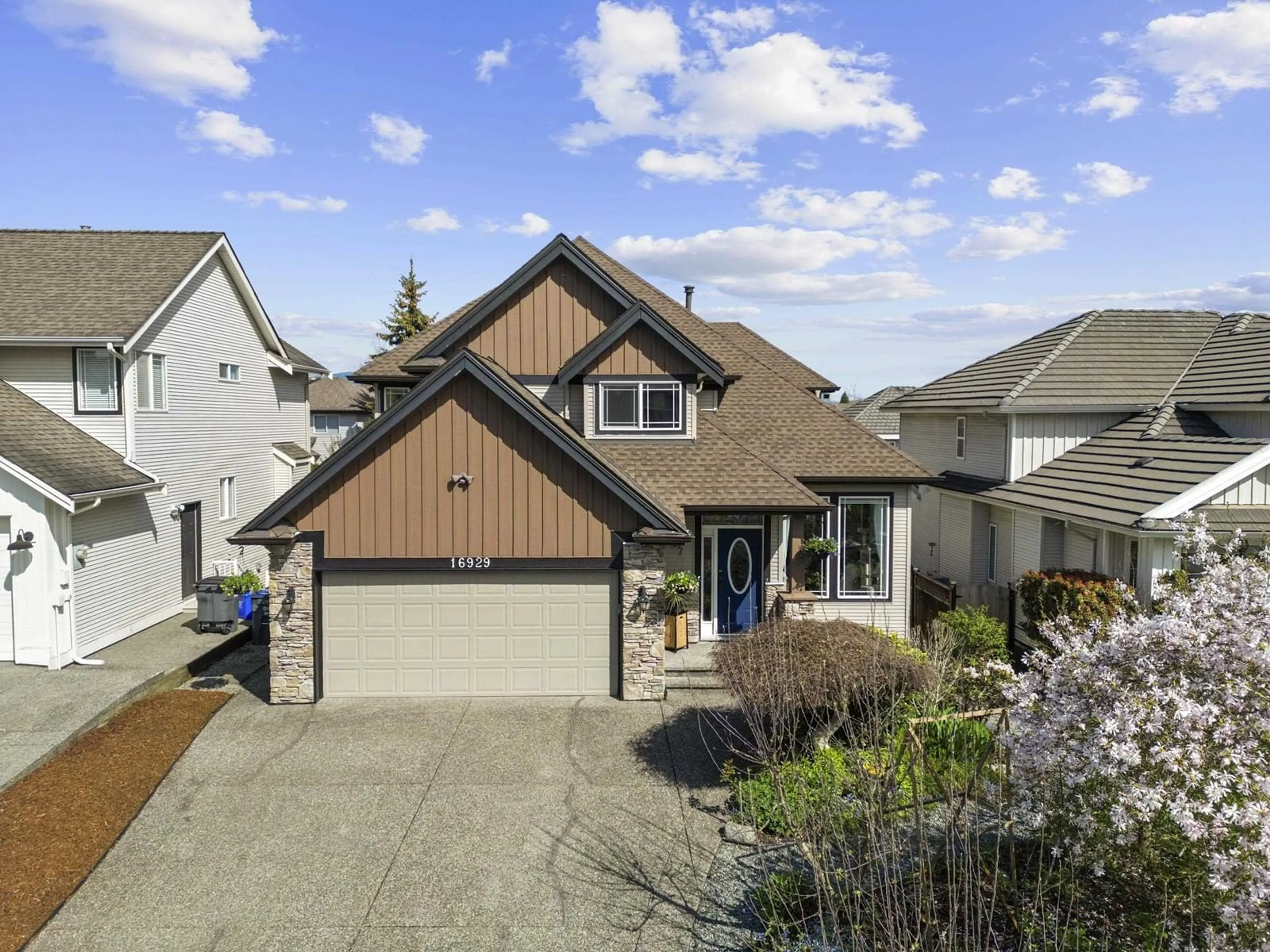 Home with vinyl exterior material, street for 16929 84, Surrey British Columbia V4N4V3