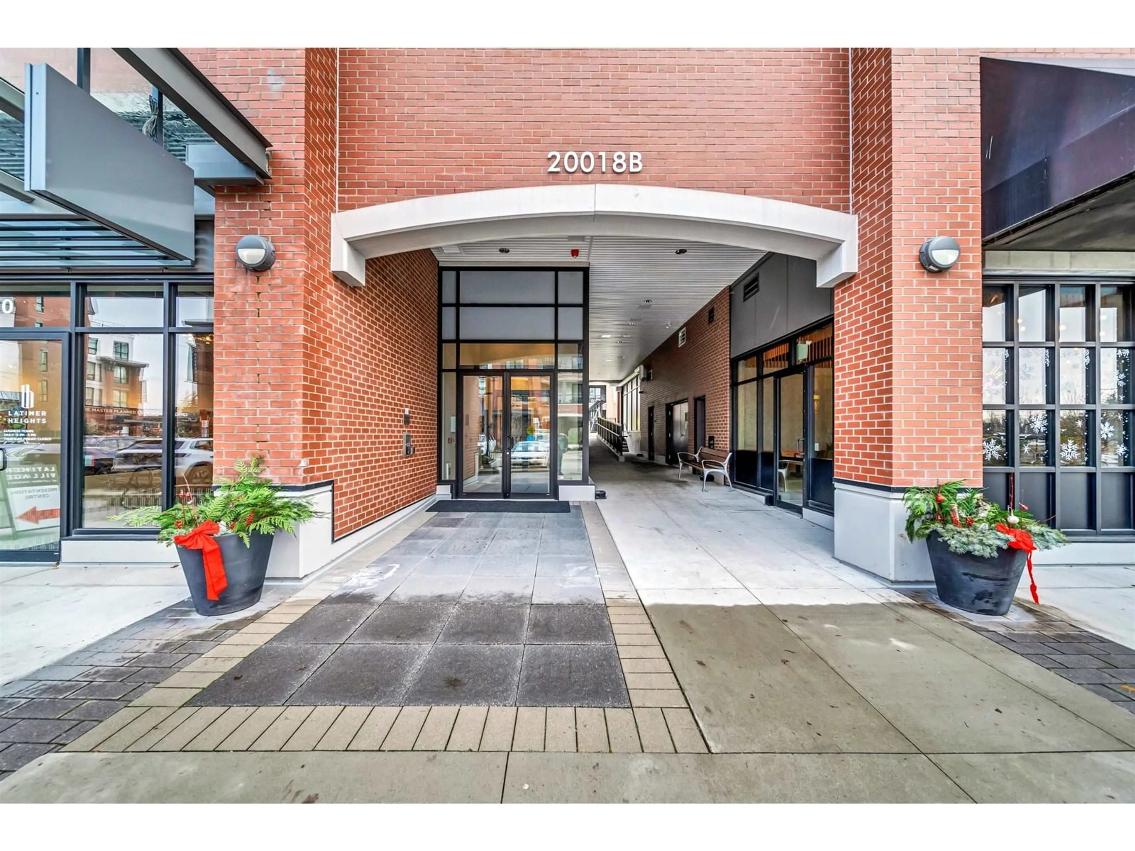 Indoor foyer for B403 - 20018 83A, Langley British Columbia V2Y3P3
