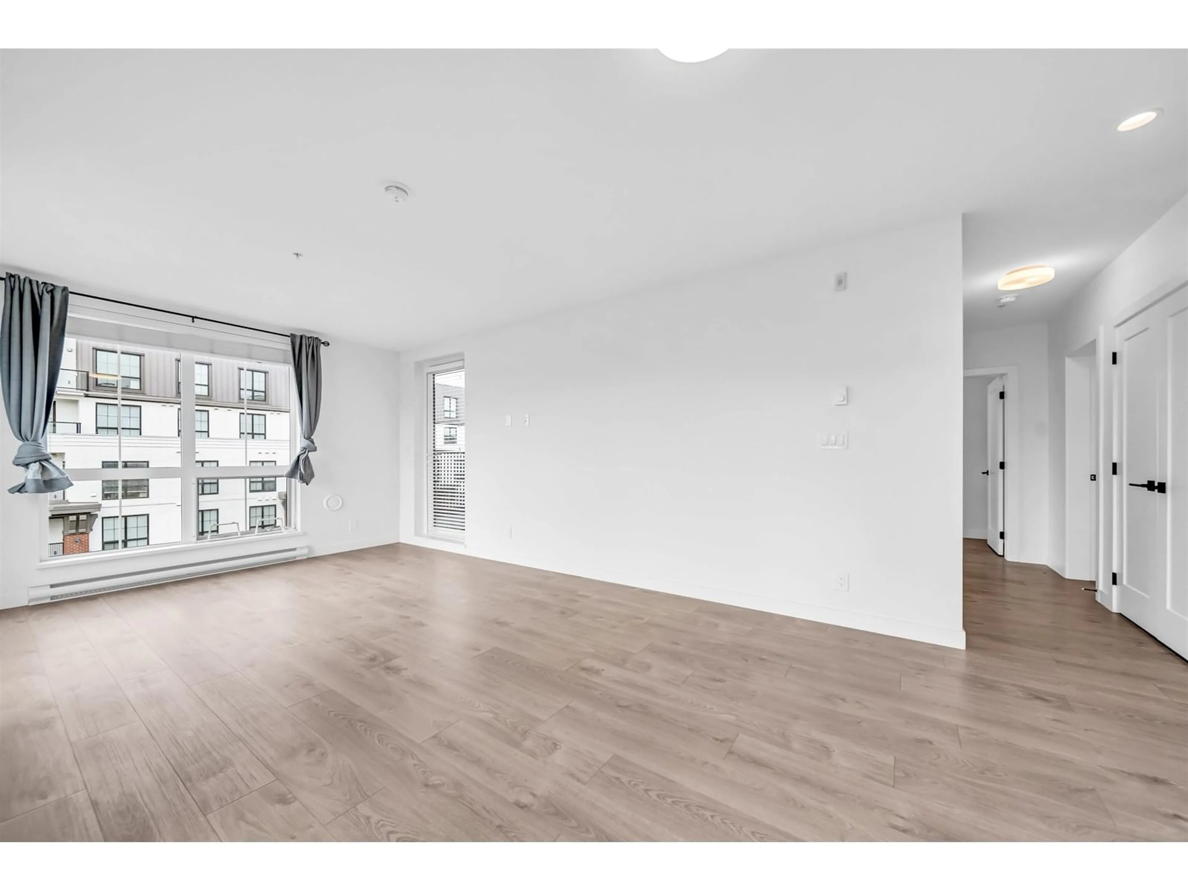 A pic of a room for B403 - 20018 83A, Langley British Columbia V2Y3P3