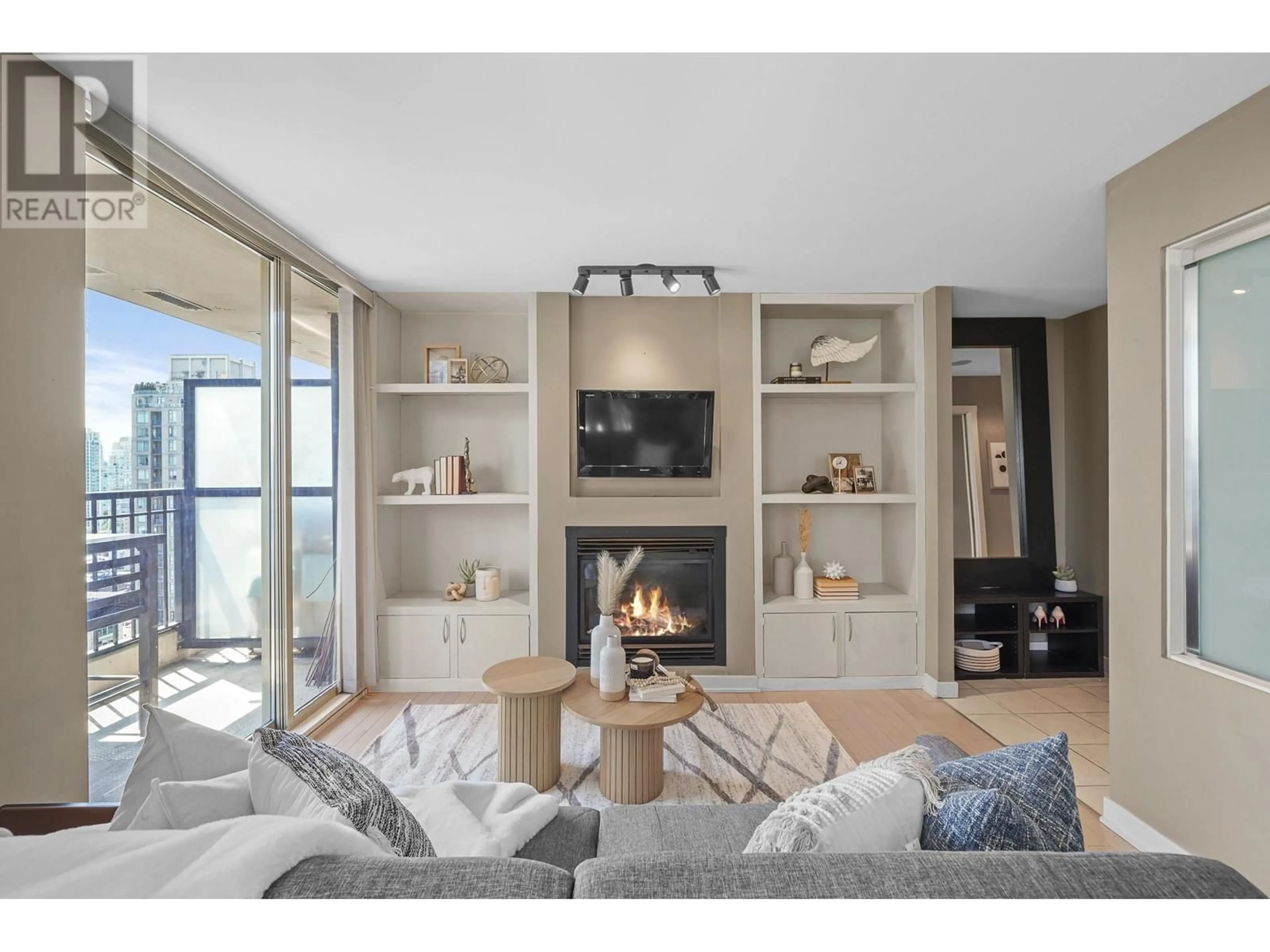 Living room with furniture, unknown for 1806 - 969 RICHARDS STREET, Vancouver British Columbia V6B1A8