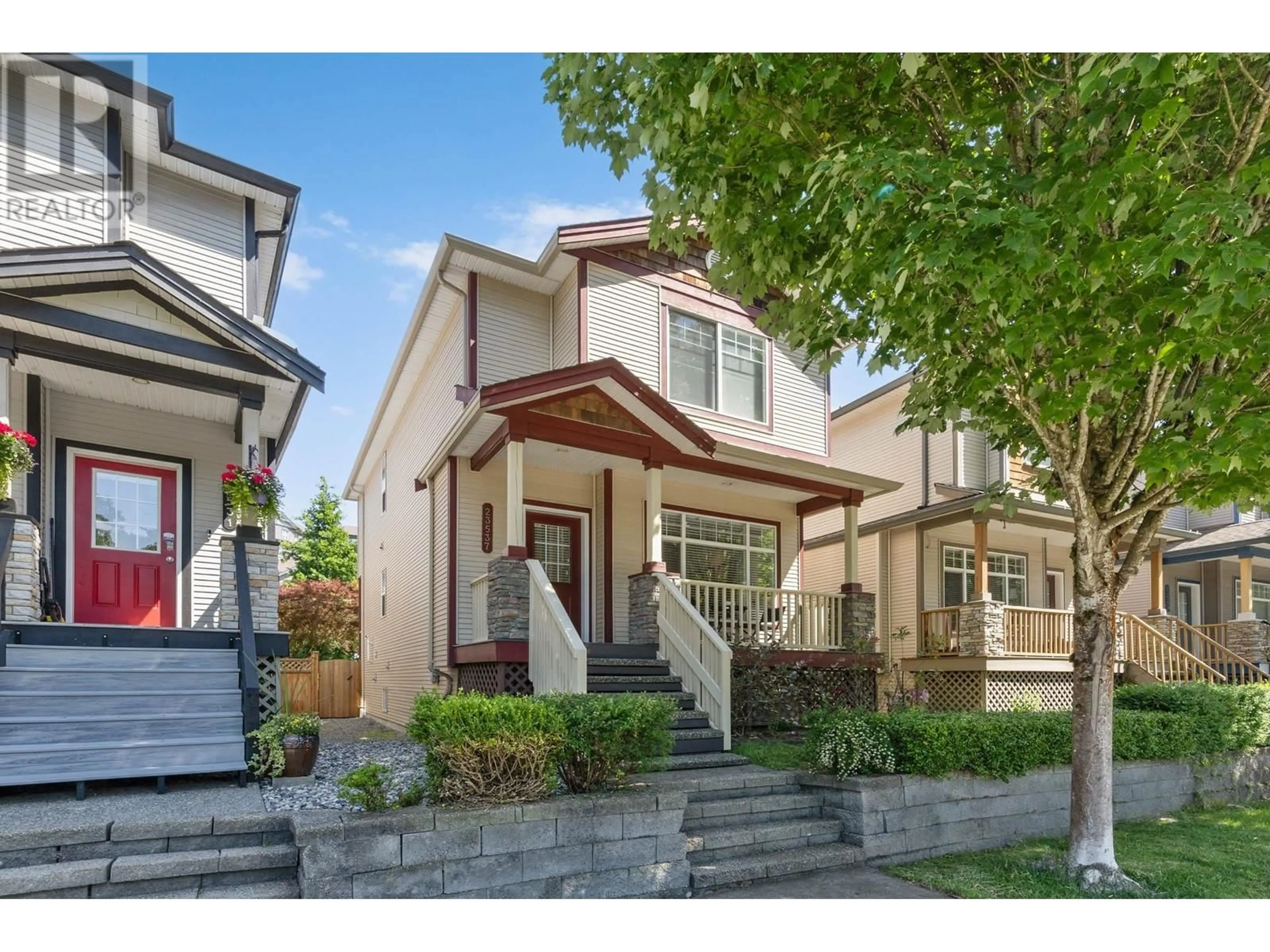 Home with vinyl exterior material, street for 23537 KANAKA WAY, Maple Ridge British Columbia V2W1C8