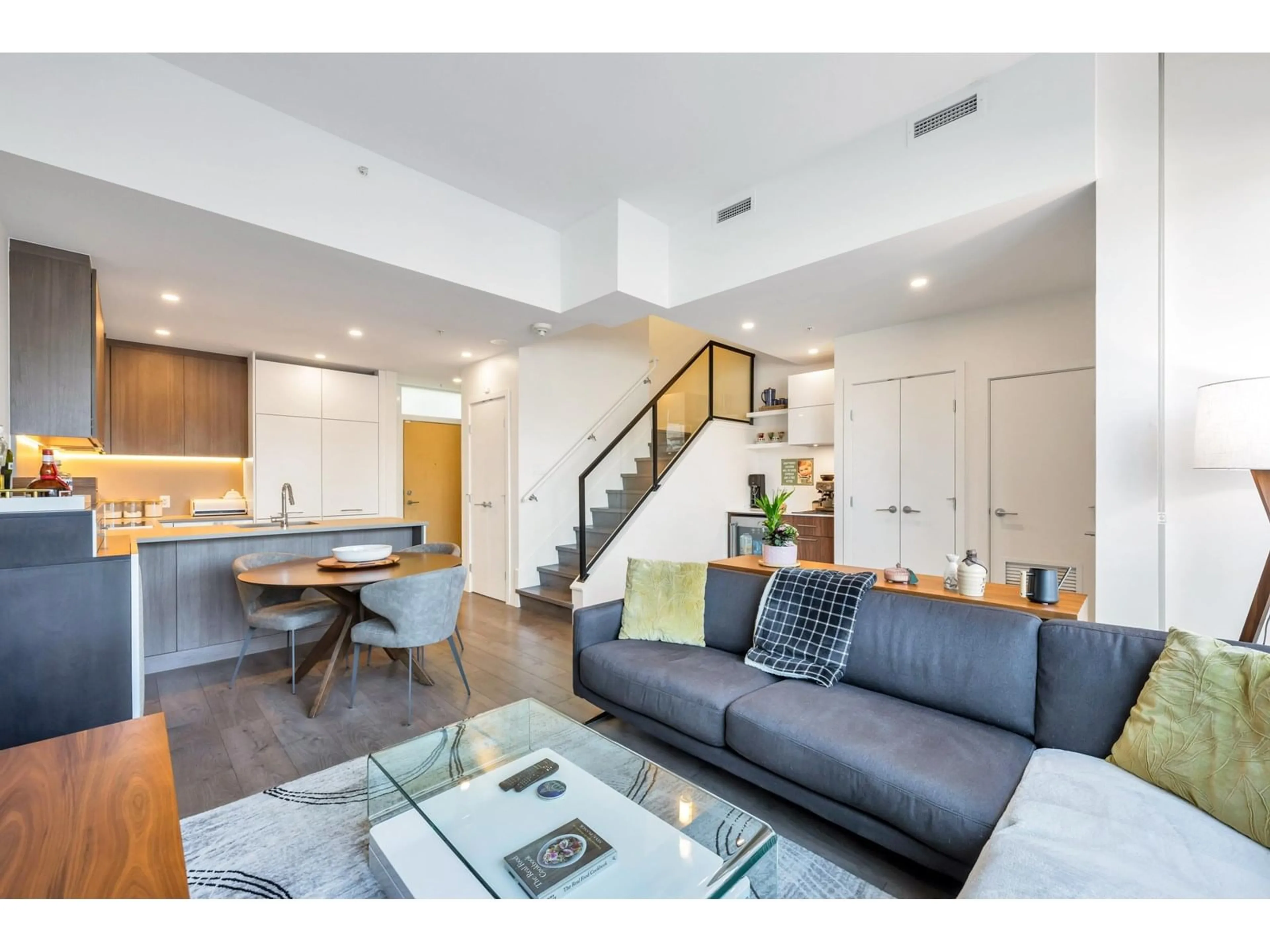 Living room with furniture, unknown for TH13 - 10388 133, Surrey British Columbia V3T0R2