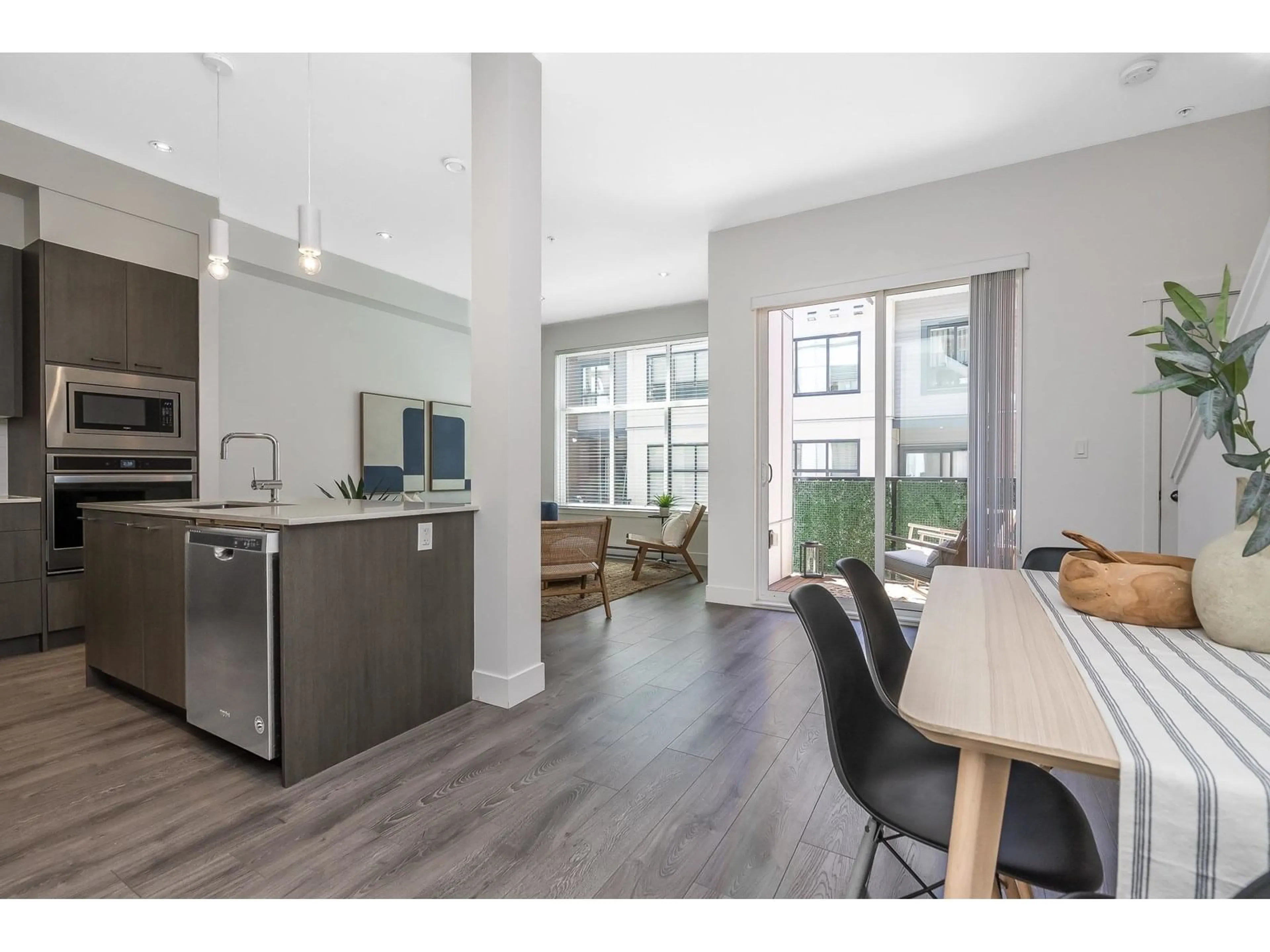 Open concept kitchen, unknown for 32 - 20849 78B, Langley British Columbia V2Y0X6