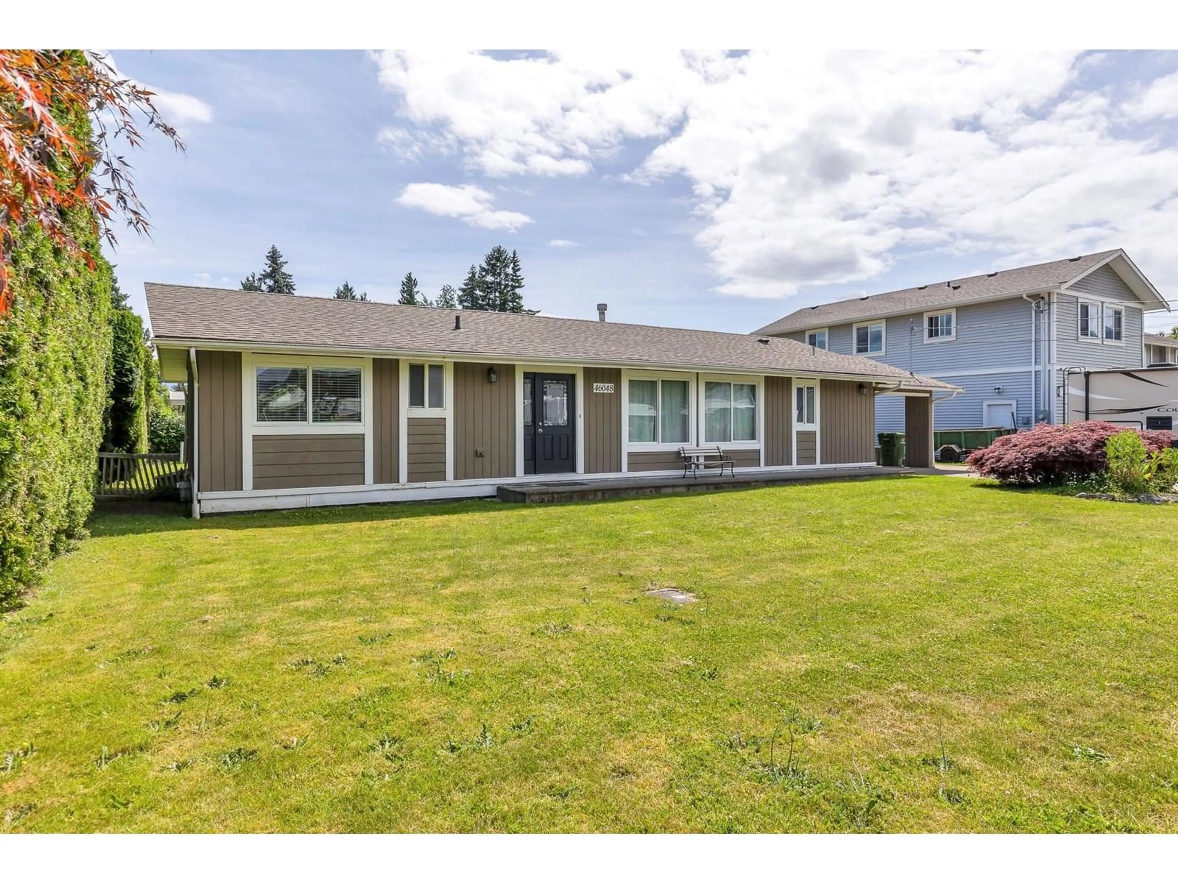 Home with vinyl exterior material, street for 46048 CLARE AVENUE, Chilliwack British Columbia V2P6M8