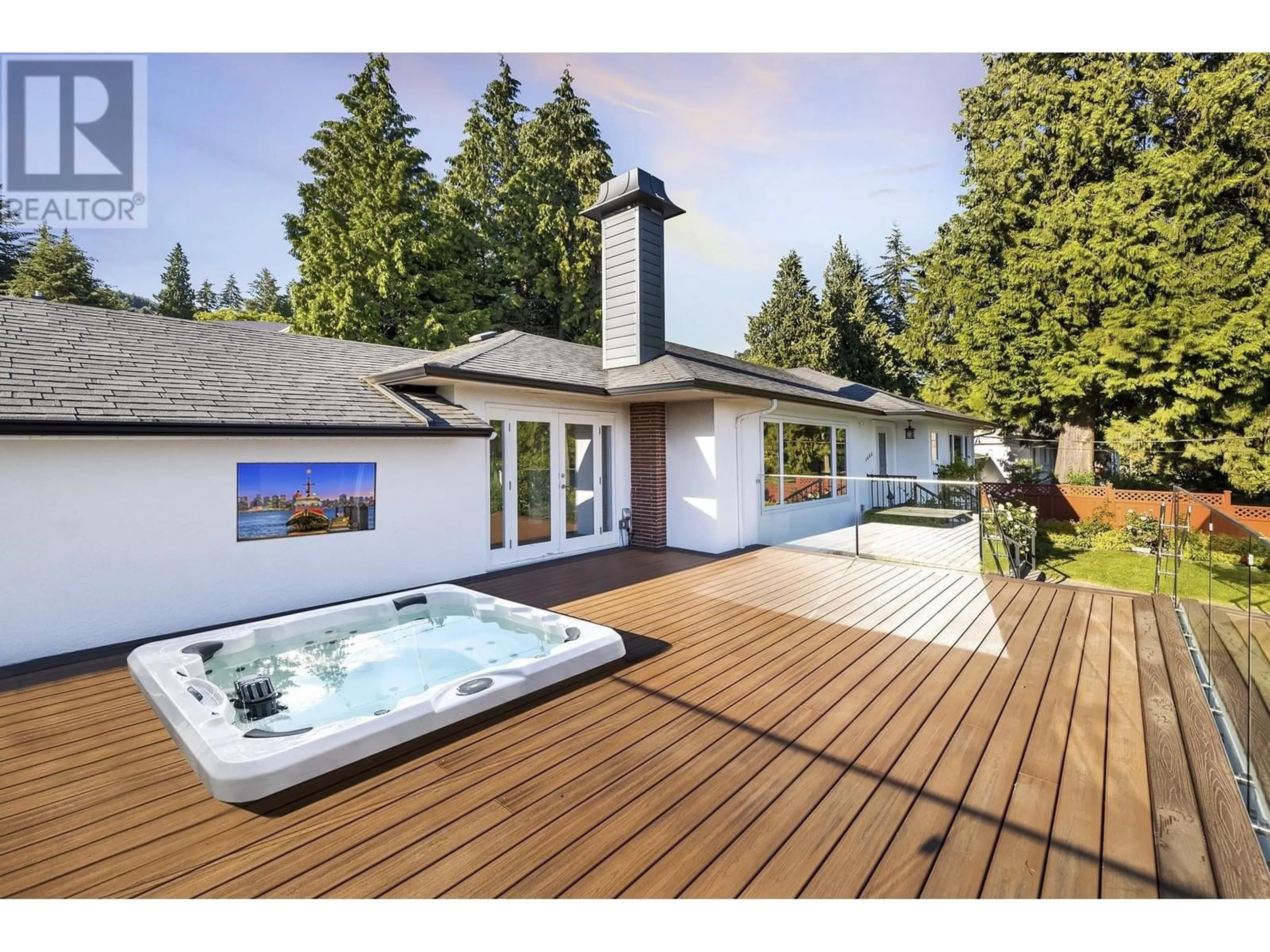 Home with vinyl exterior material, unknown for 1685 PALMERSTON AVENUE, West Vancouver British Columbia V7V2T9