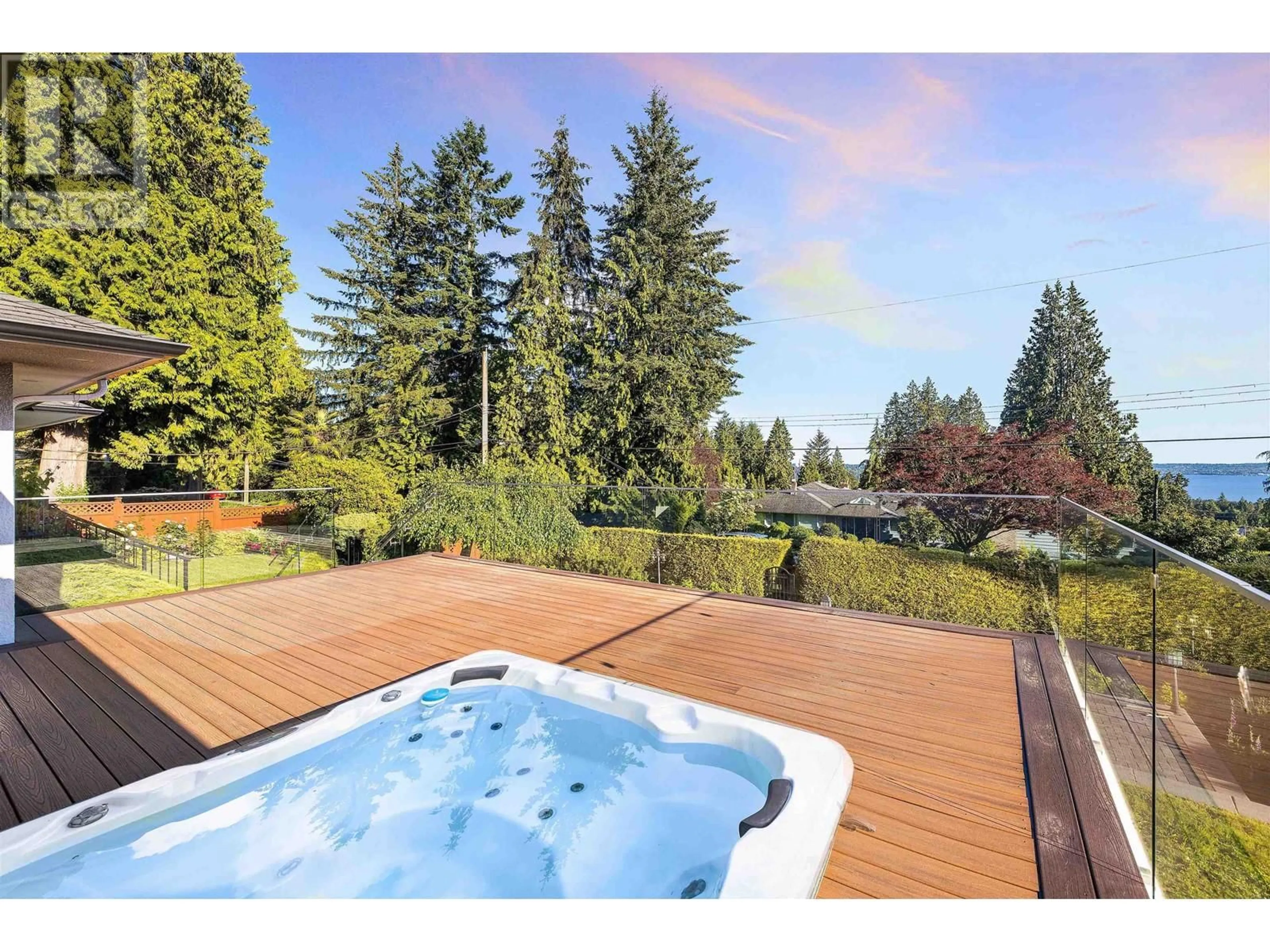 Pool for 1685 PALMERSTON AVENUE, West Vancouver British Columbia V7V2T9