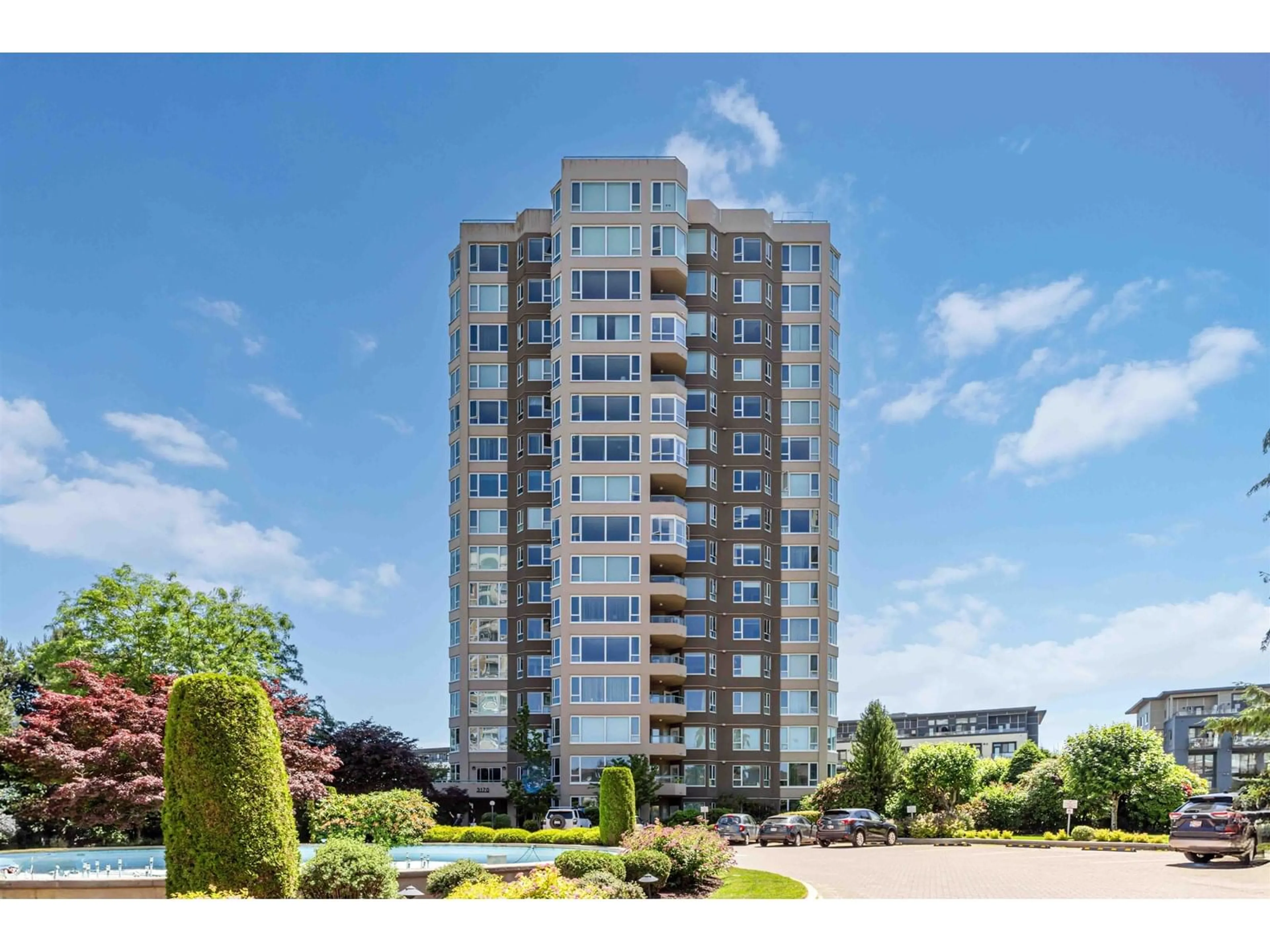 A pic from outside/outdoor area/front of a property/back of a property/a pic from drone, building for 505 - 3170 GLADWIN ROAD, Abbotsford British Columbia V2T5T1
