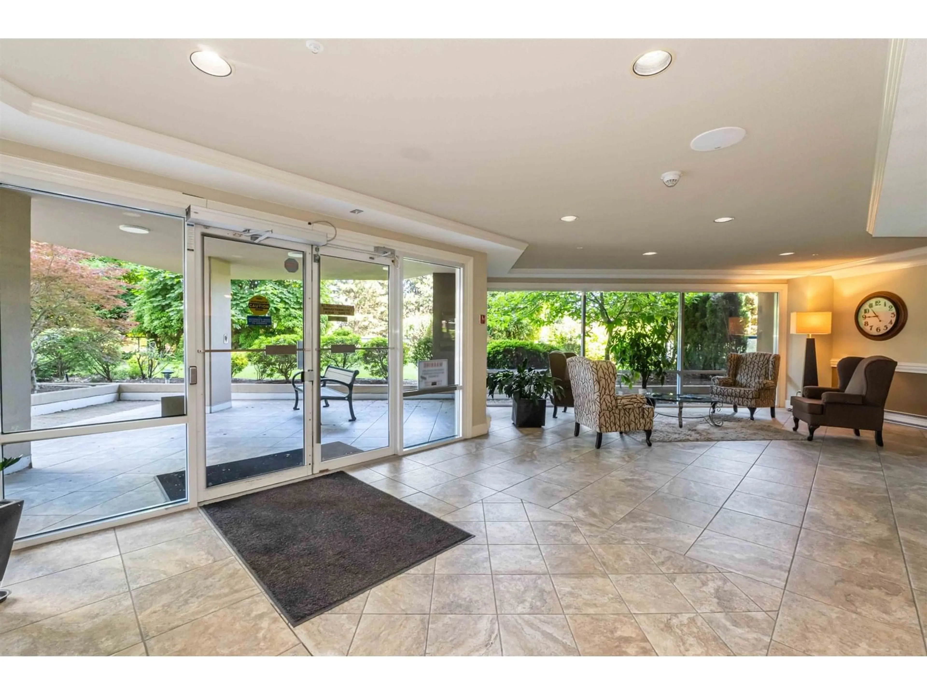 Indoor foyer for 505 - 3170 GLADWIN ROAD, Abbotsford British Columbia V2T5T1
