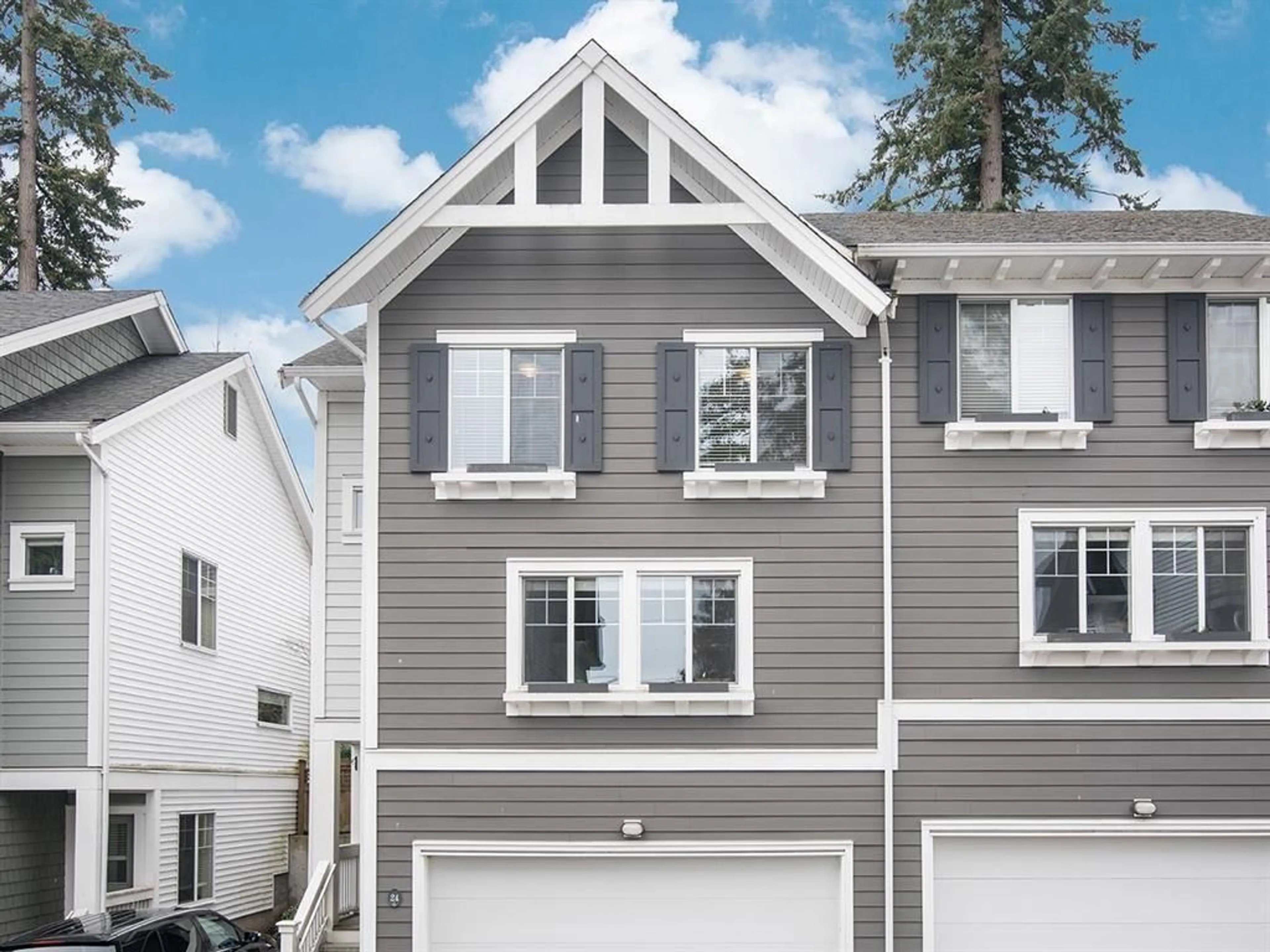 Home with vinyl exterior material, street for 24 - 15128 24, Surrey British Columbia V4A2H8