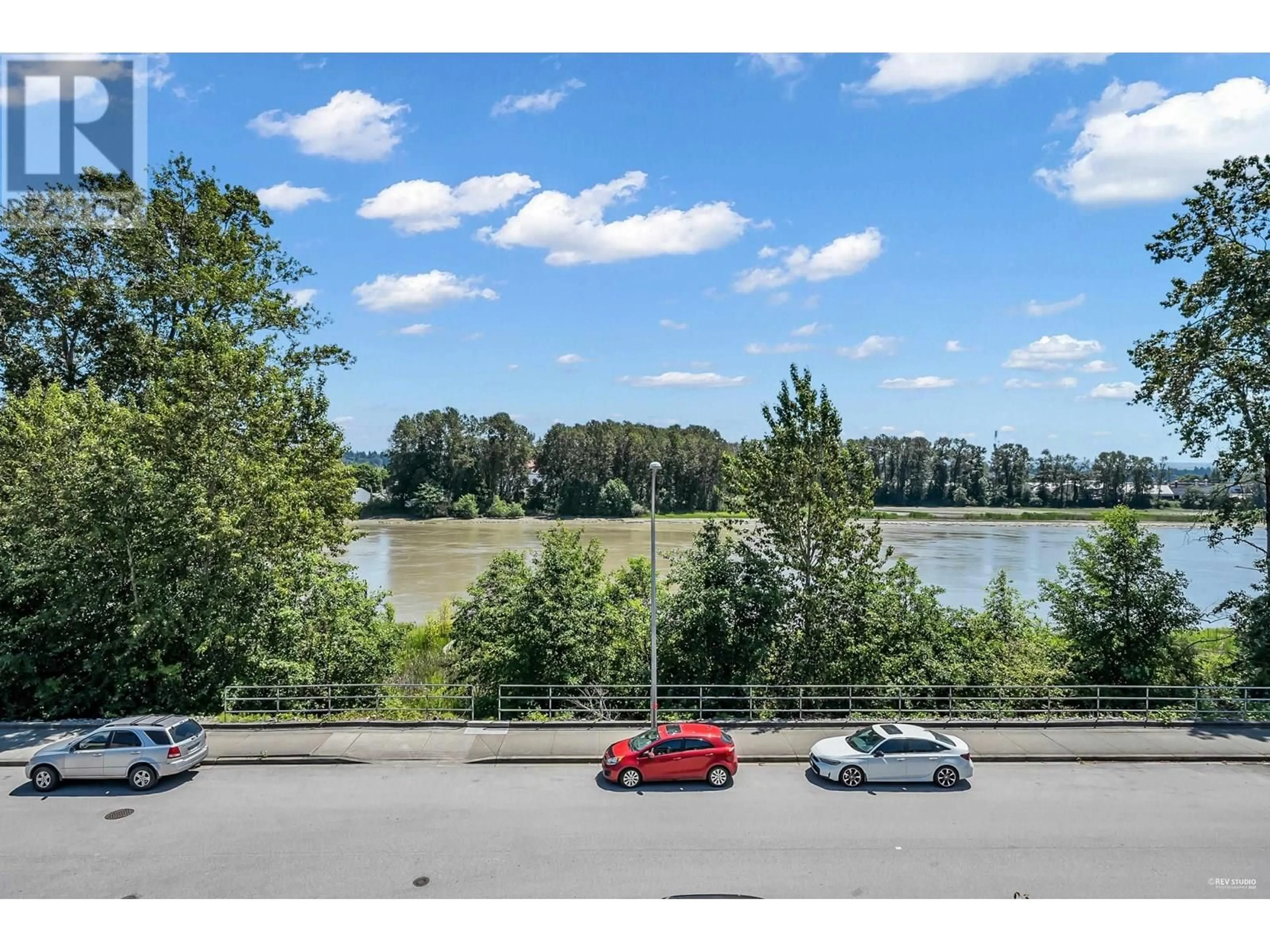 A pic from outside/outdoor area/front of a property/back of a property/a pic from drone, water/lake/river/ocean view for 1 - 100 WOOD STREET, New Westminster British Columbia V3M0H6