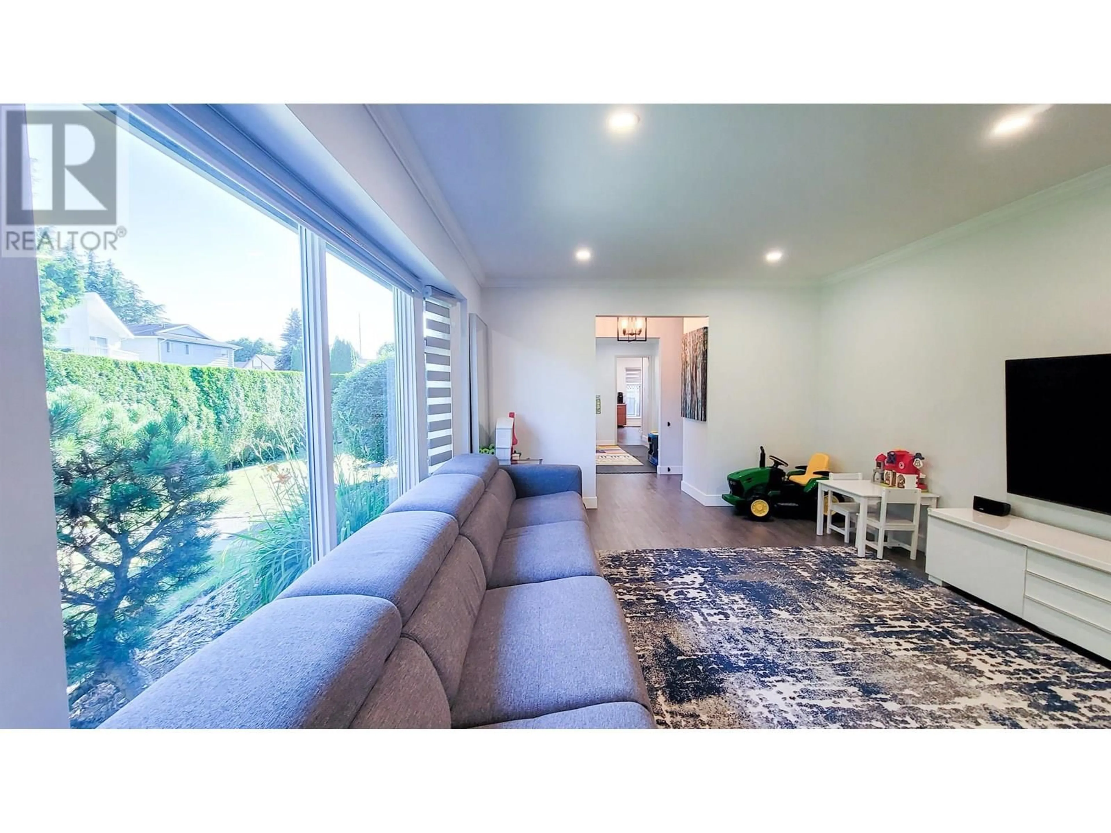 Living room with furniture, unknown for 11231 DANIELS ROAD, Richmond British Columbia V6X1M5