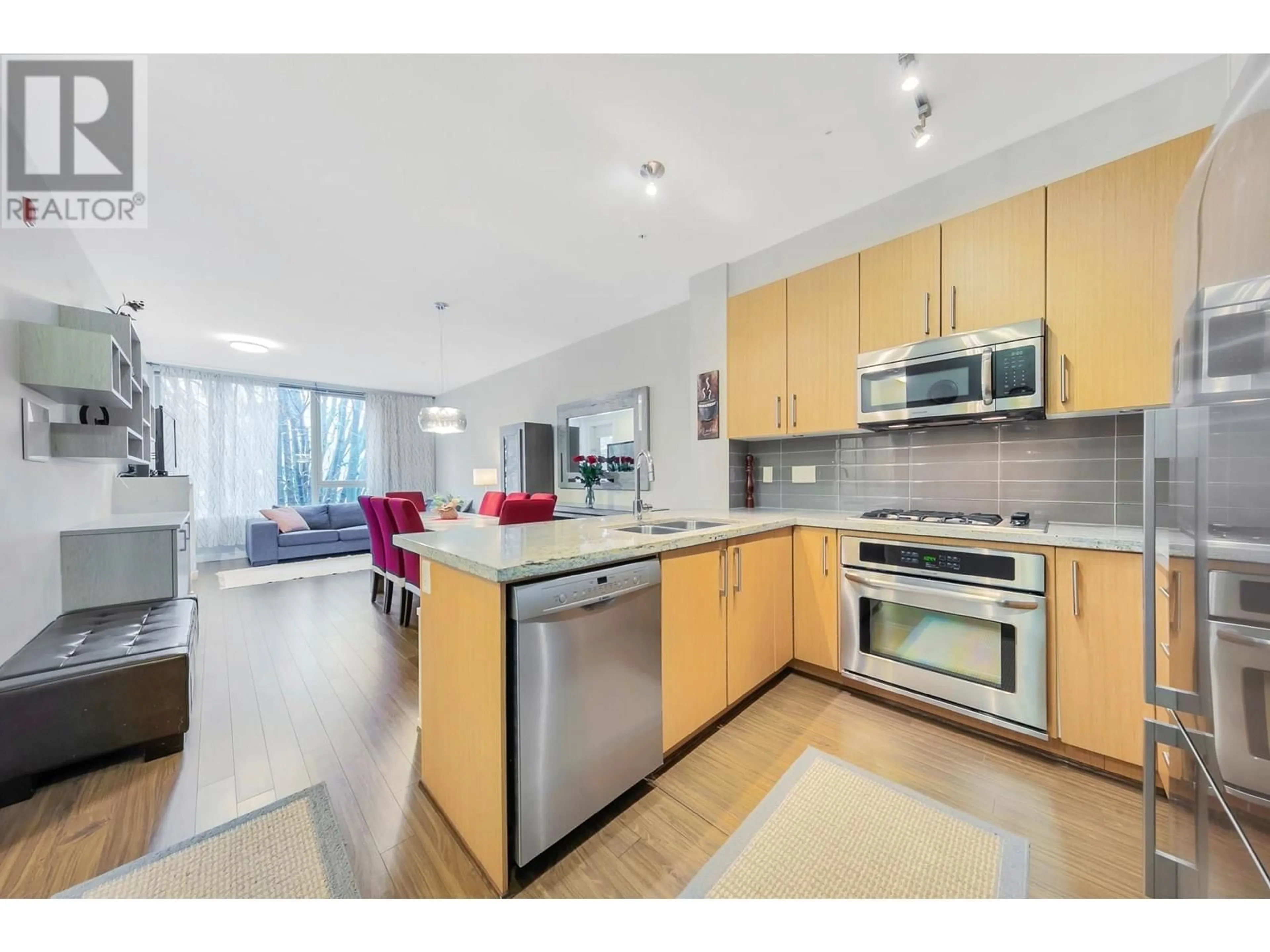 Open concept kitchen, unknown for 307 - 159 22ND STREET, North Vancouver British Columbia V7M0B6