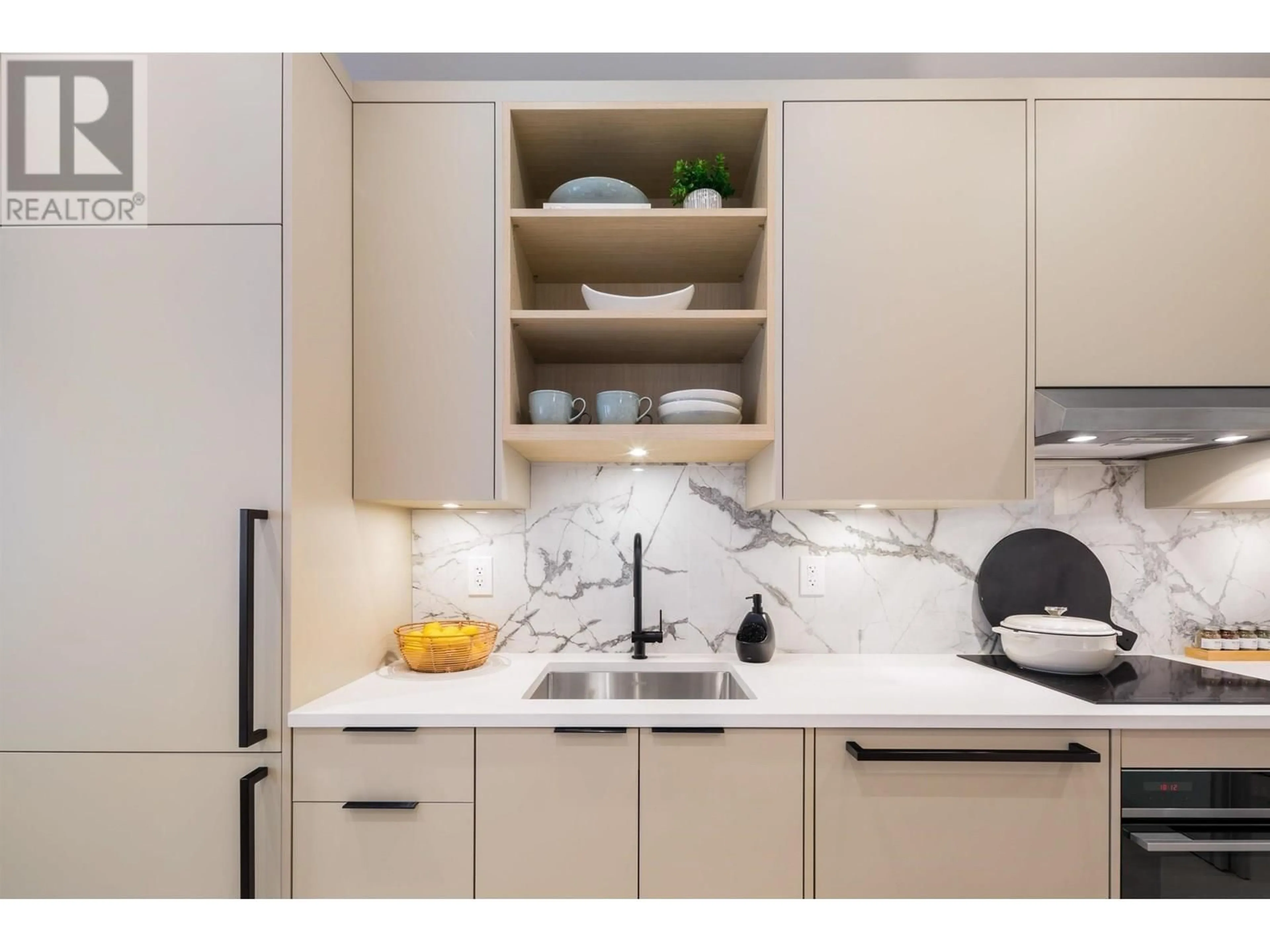 Standard kitchen, ceramic/tile floor for 220 - 402 3RD STREET, North Vancouver British Columbia V7L1G2