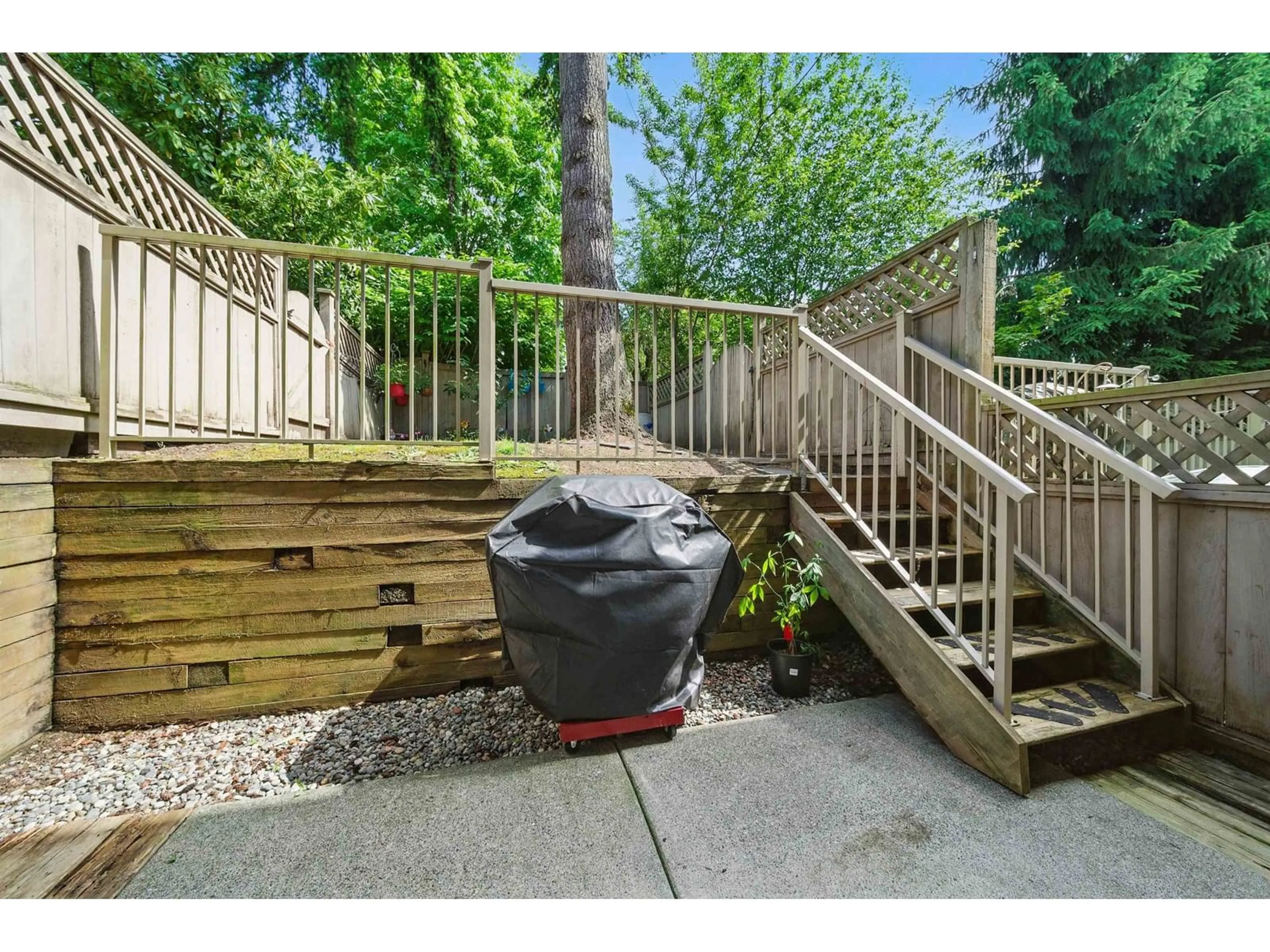 Patio, unknown for 11 - 6238 192, Surrey British Columbia V3S0S2