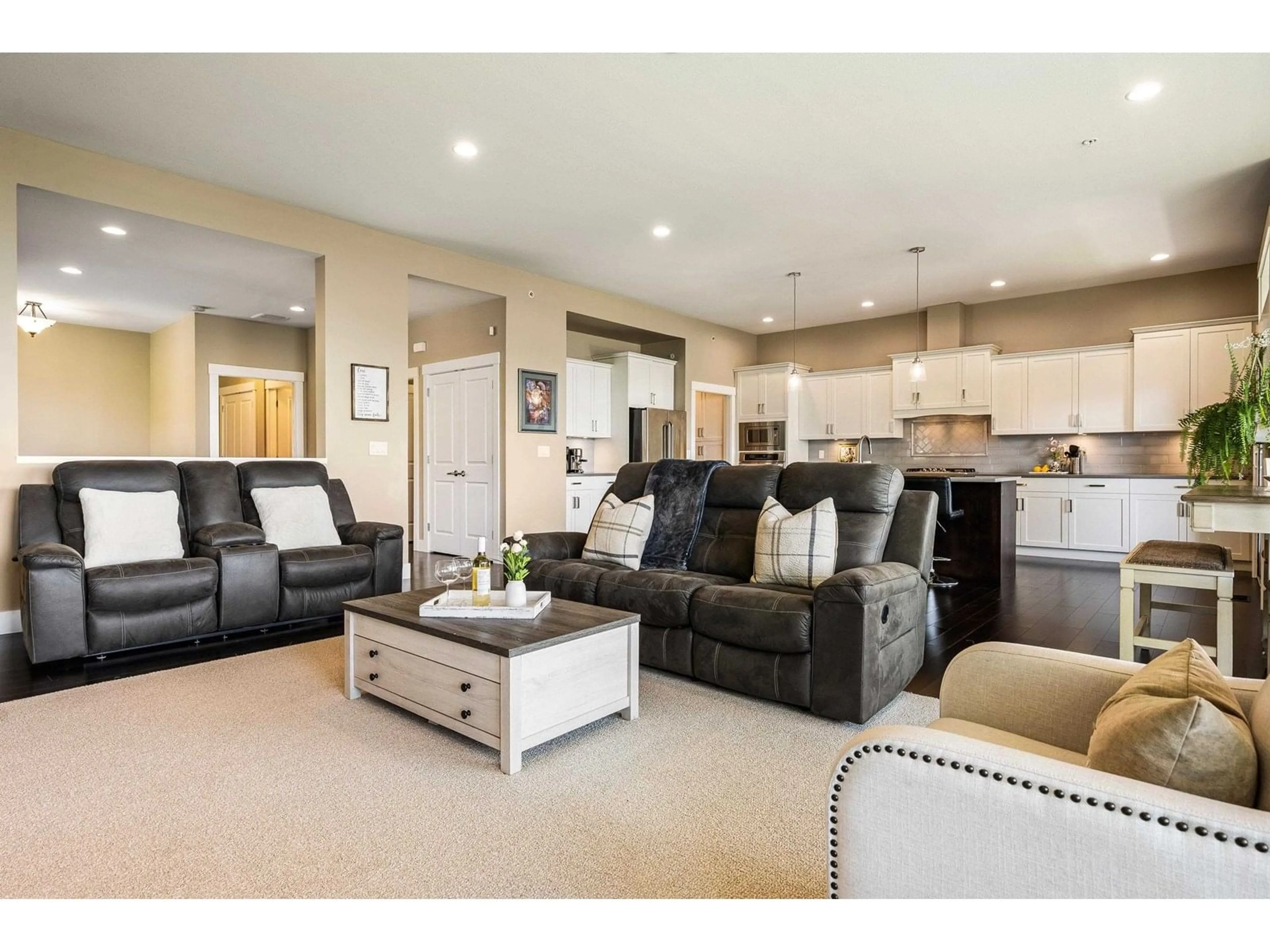 Living room with furniture, unknown for 111 - 51096 FALLS COURT, Chilliwack British Columbia V4Z1K7