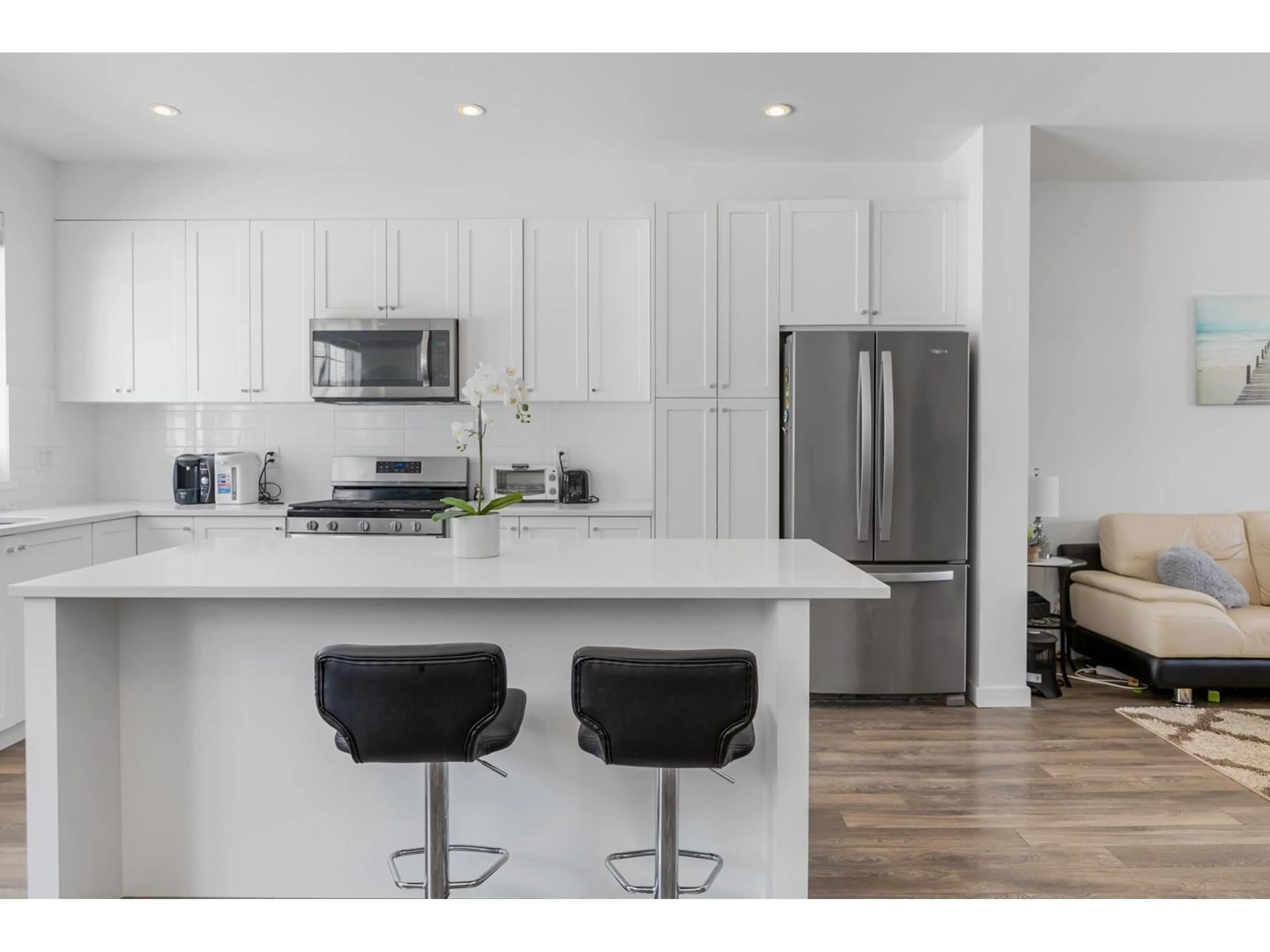 Open concept kitchen, unknown for 26 - 16337 15, Surrey British Columbia V4A0C3