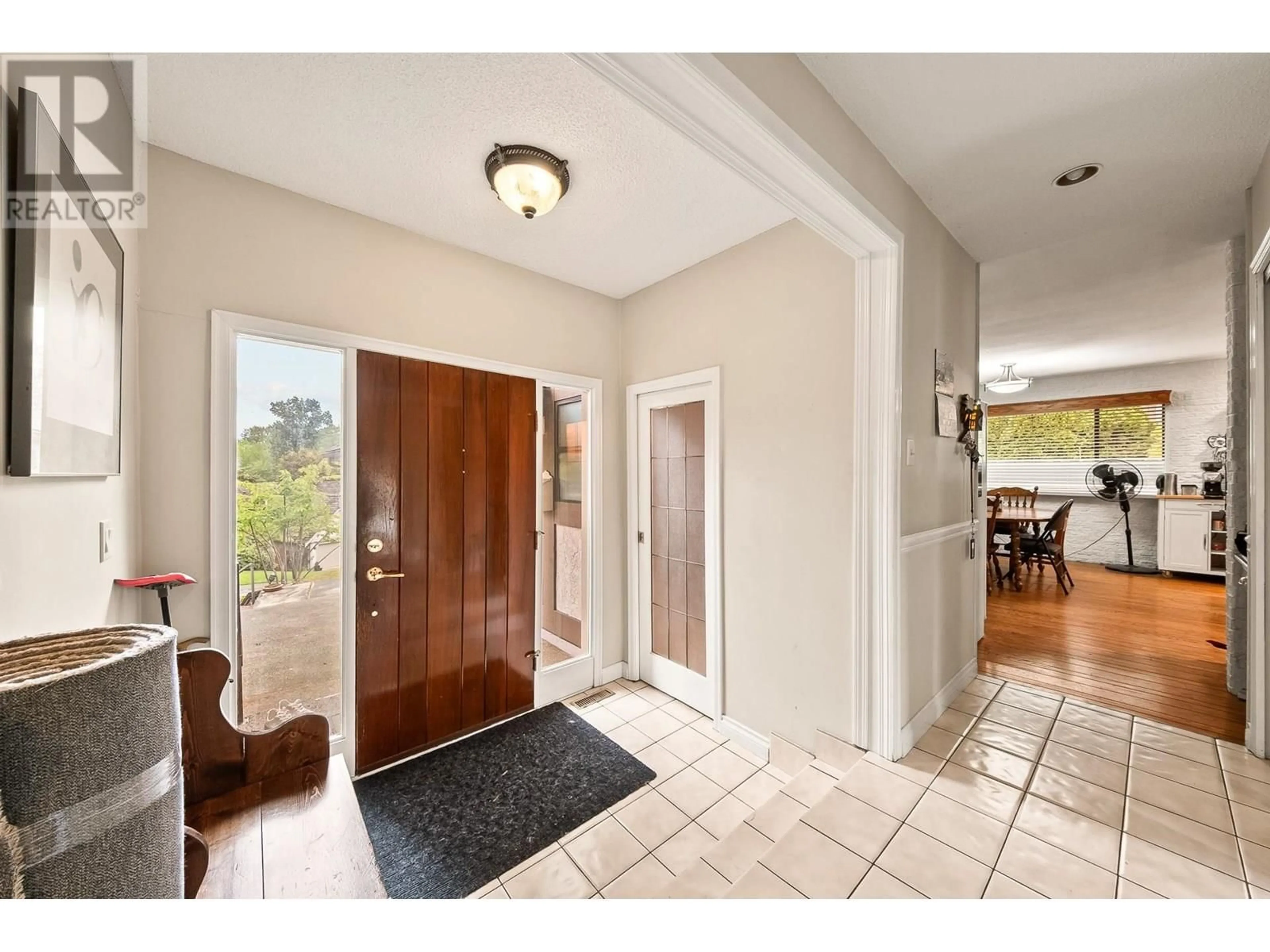 Indoor entryway for 5734 GREENLAND DRIVE, Tsawwassen British Columbia V4L2J5