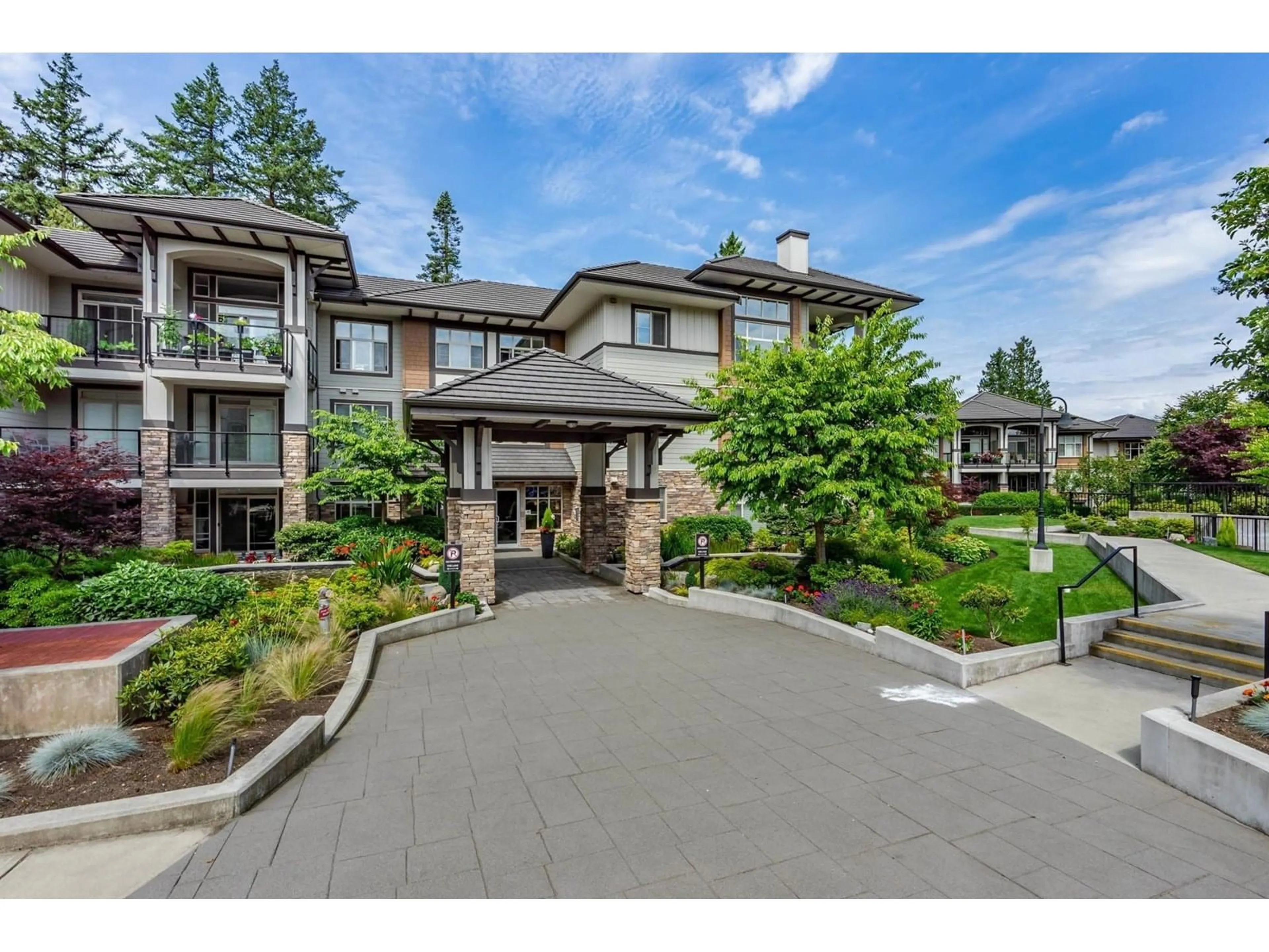 Unknown for 310 - 15145 36, Surrey British Columbia V3Z4R3