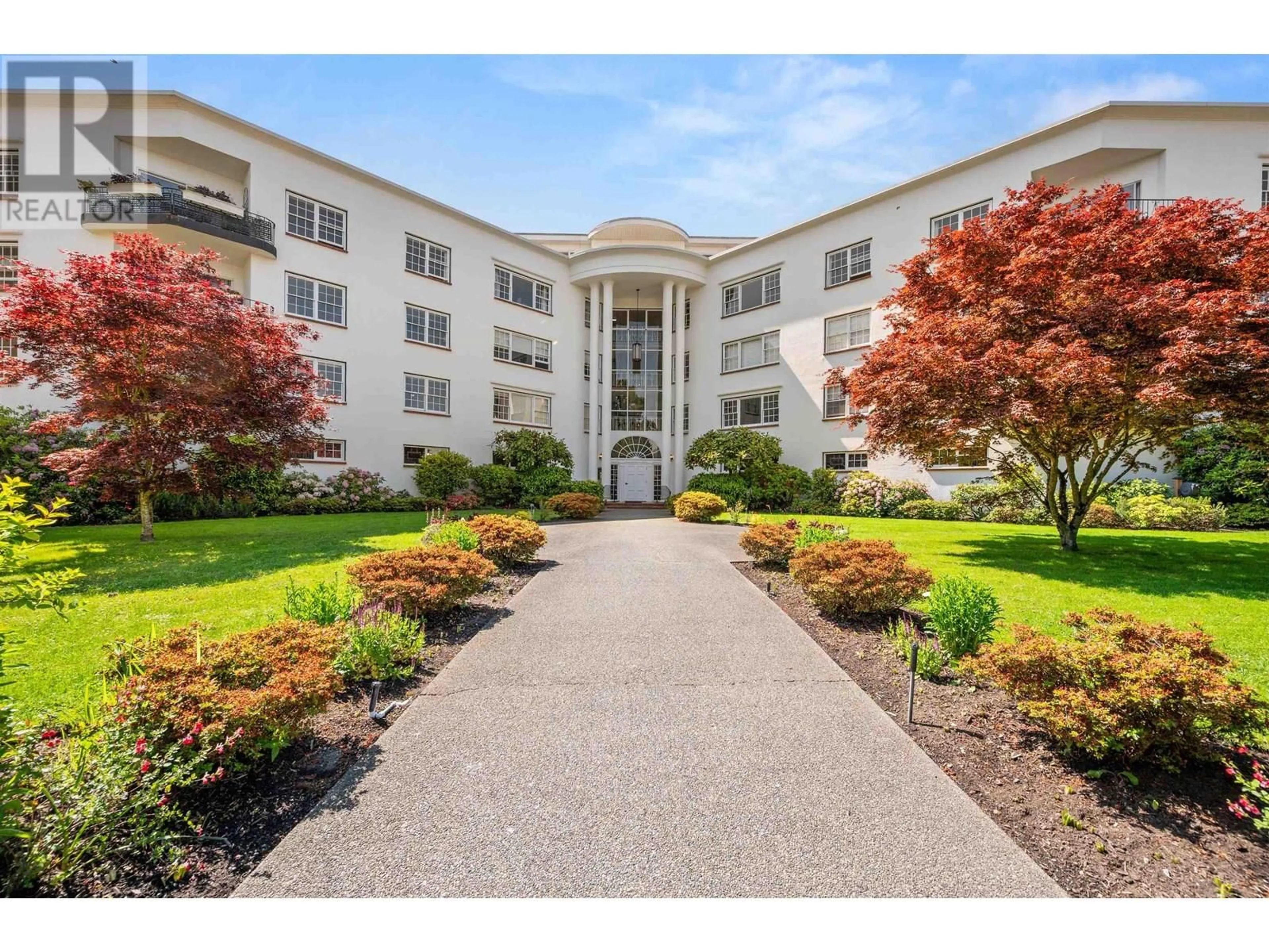 Indoor foyer for 307 - 2890 POINT GREY ROAD, Vancouver British Columbia V6K1A9