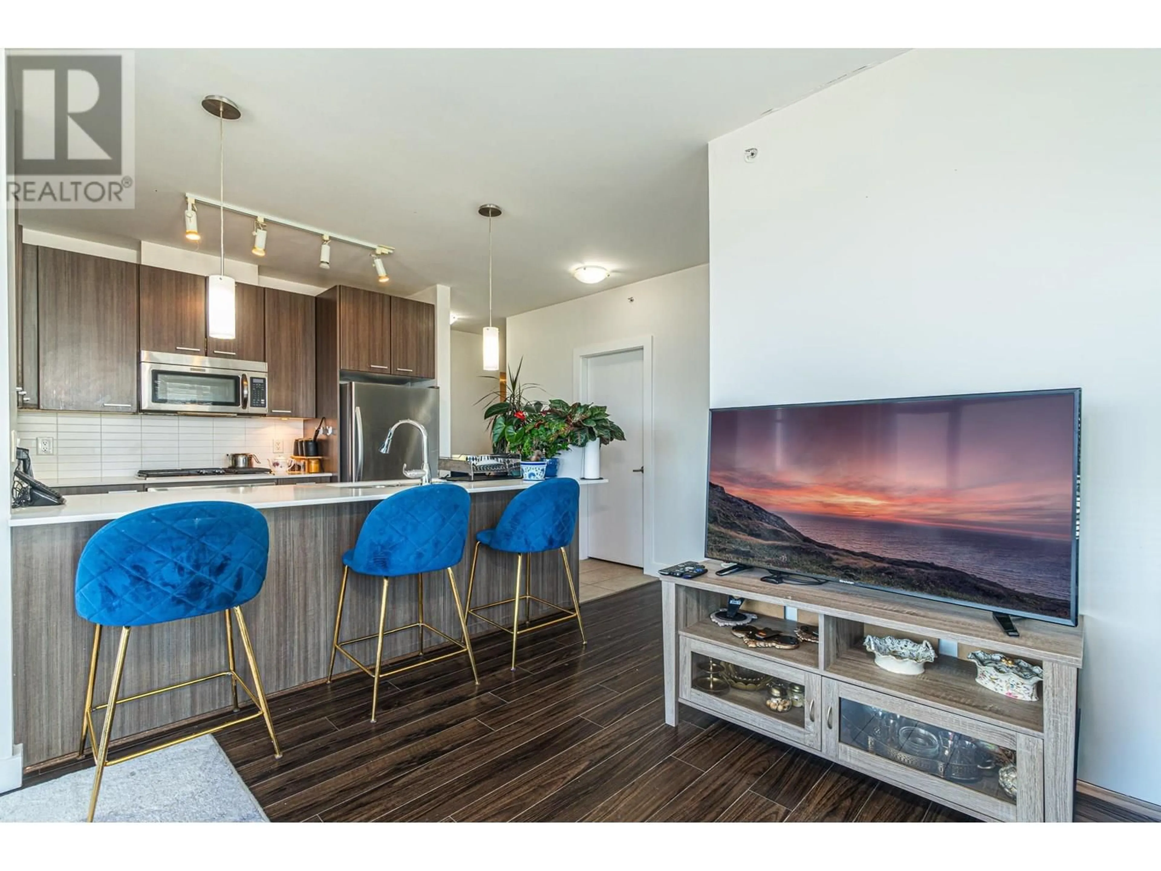 Open concept kitchen, wood/laminate floor for 2905 - 2955 ATLANTIC AVENUE, Coquitlam British Columbia V3B0H9