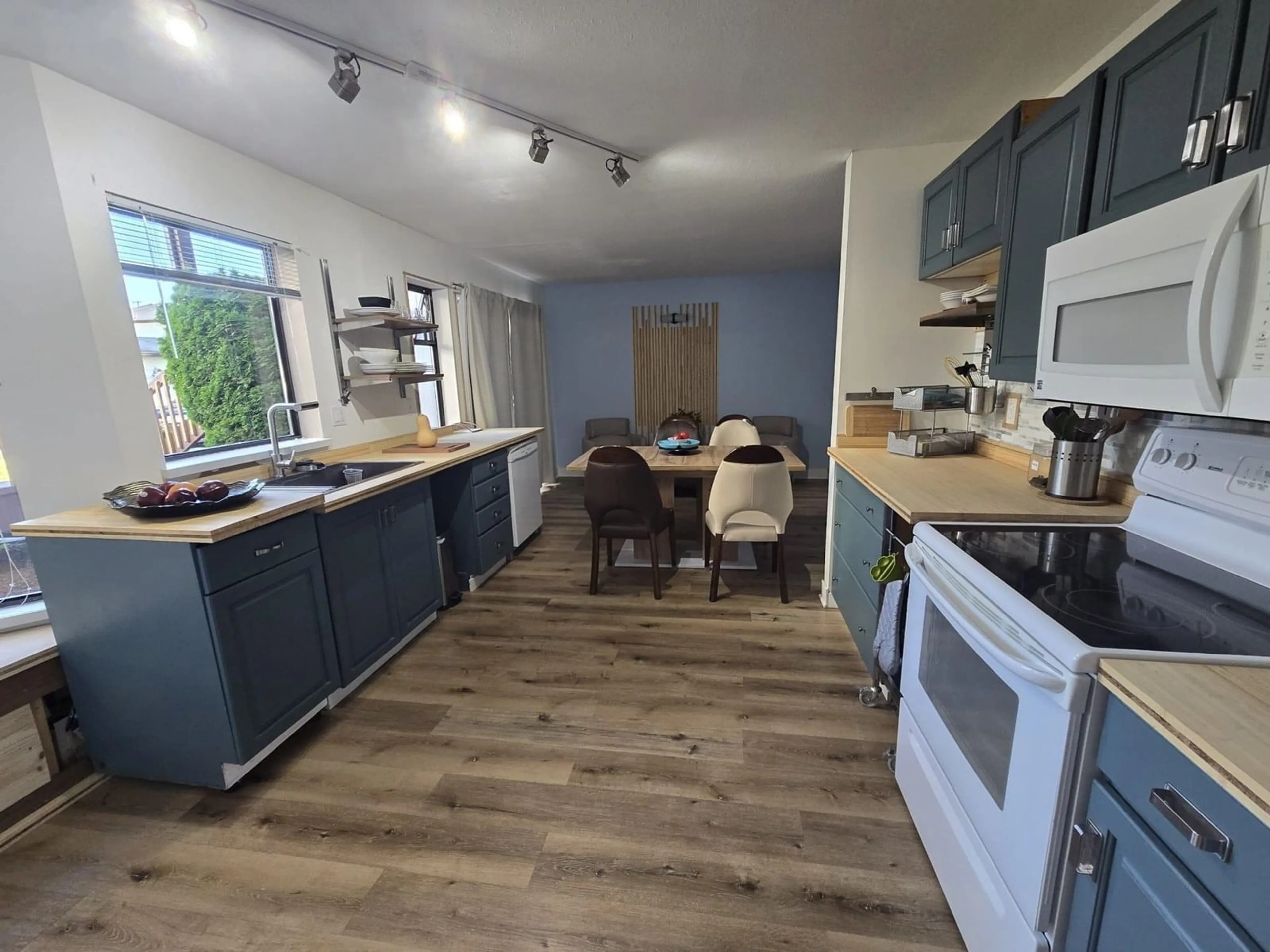 Unknown for 113 - 15153 98TH, Surrey British Columbia V3R9M8
