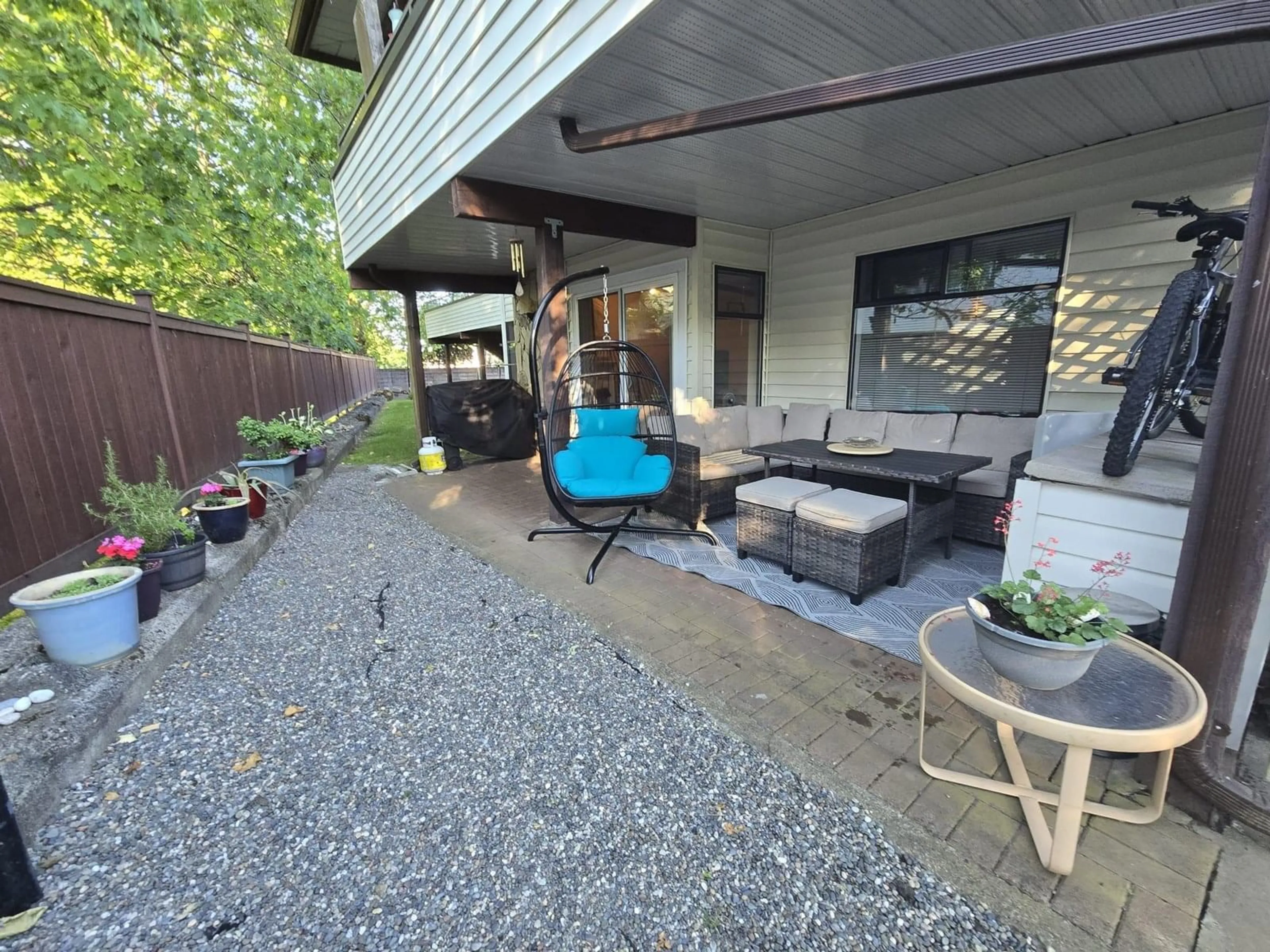 Patio, street for 113 - 15153 98TH, Surrey British Columbia V3R9M8