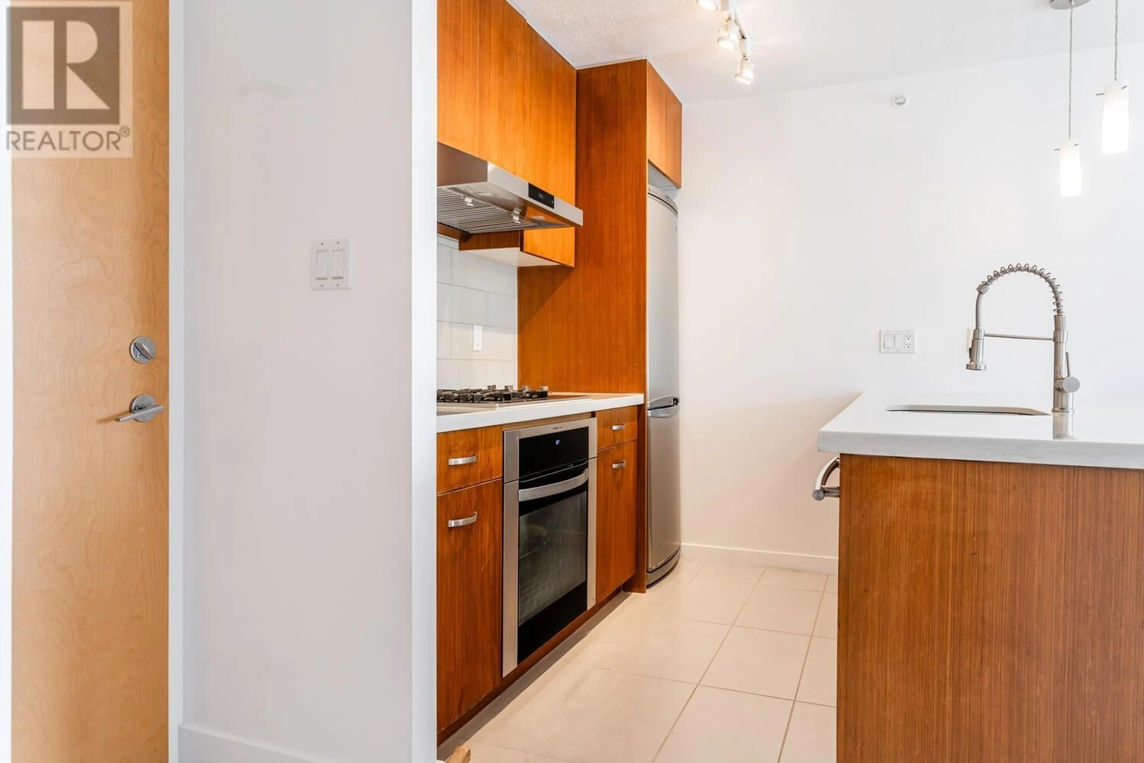 Standard kitchen, unknown for 508 - 2982 BURLINGTON DRIVE, Coquitlam British Columbia V3B0B3