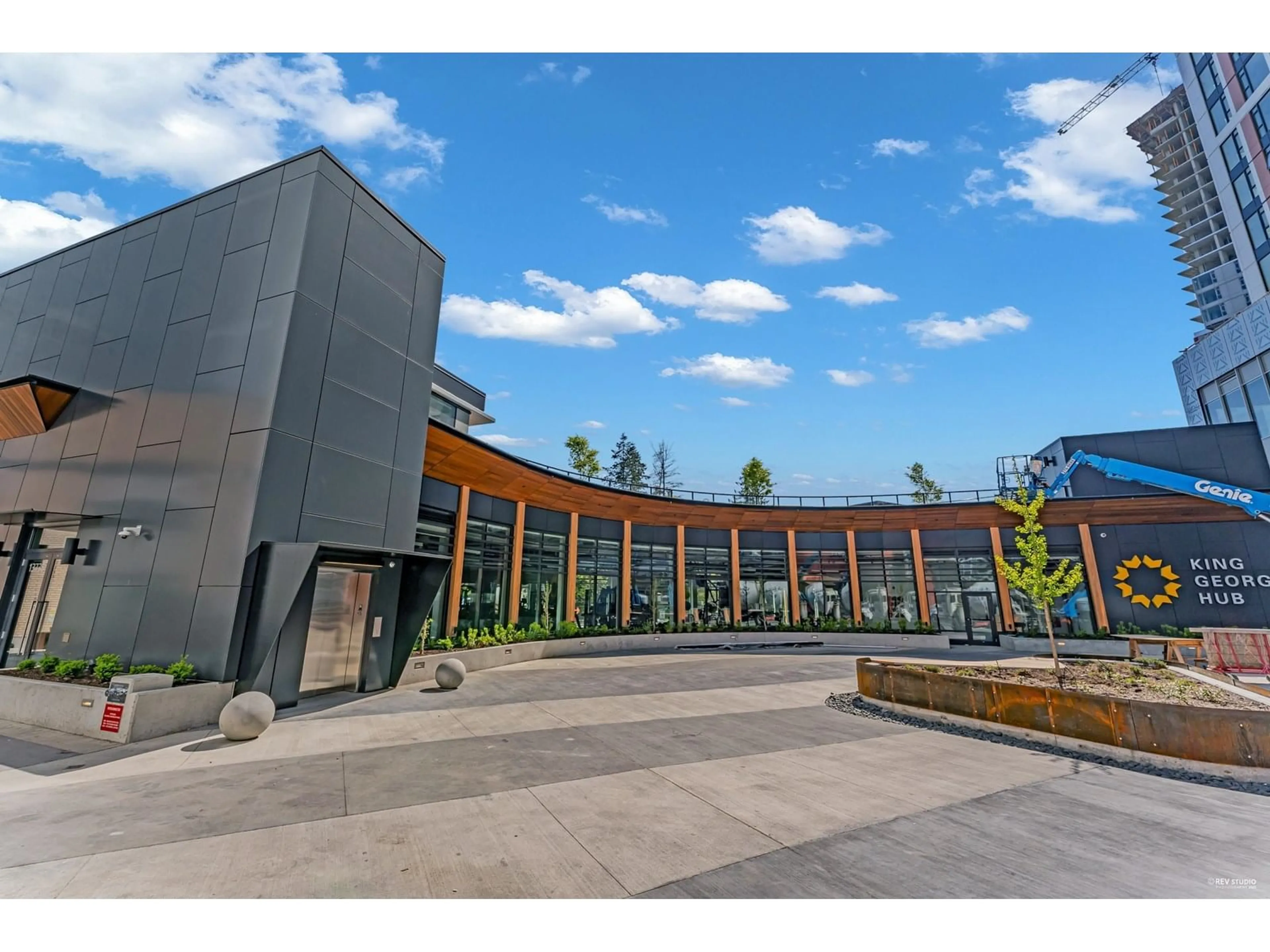 Indoor foyer for 3303 - 13725 GEORGE JUNCTION, Surrey British Columbia V3T0V7