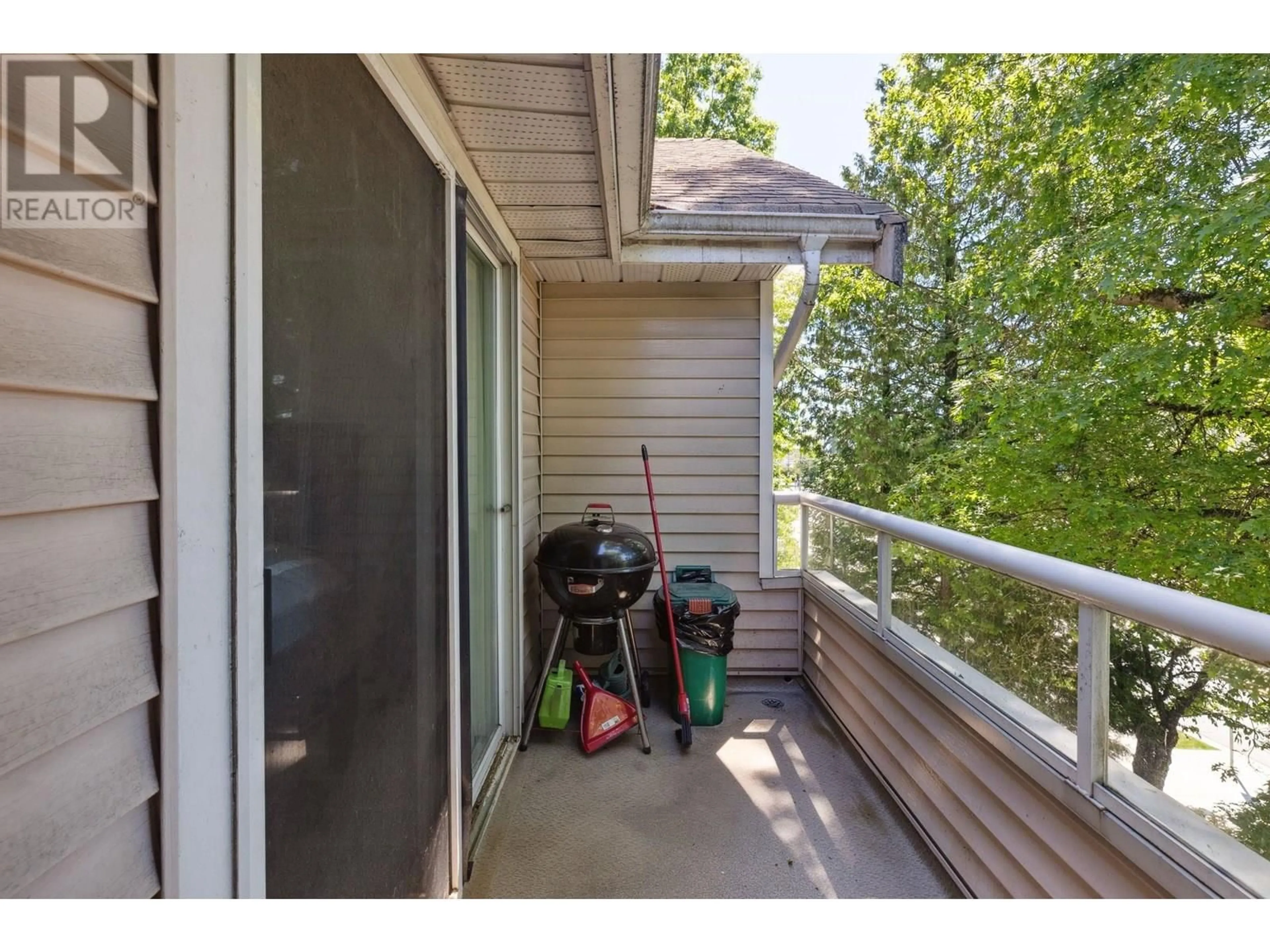 Patio, water/lake/river/ocean view for 309 - 7368 ROYAL OAK AVENUE, Burnaby British Columbia V5J4J6