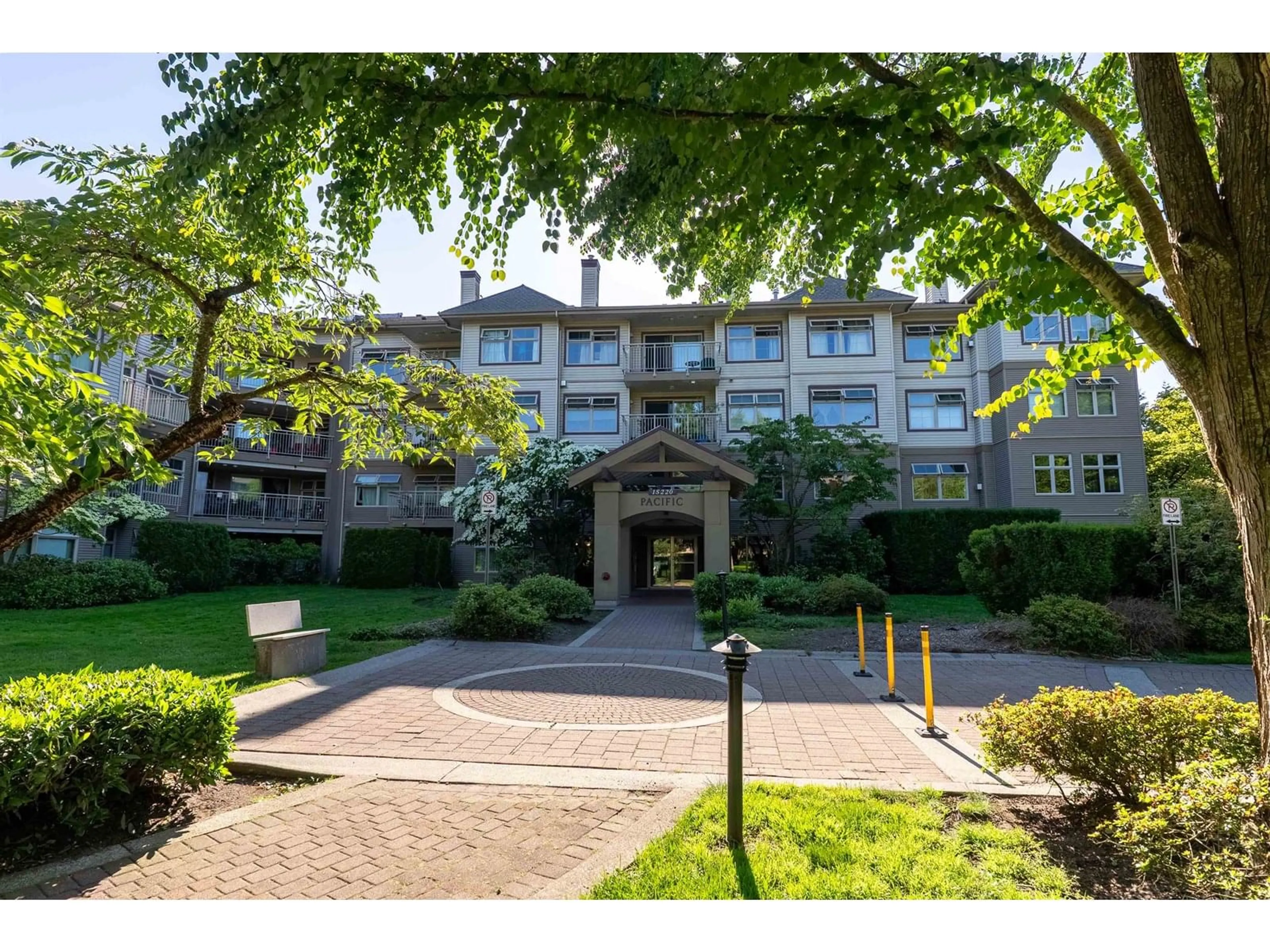 Unknown for 201 - 15220 GUILDFORD, Surrey British Columbia V3R0Y6