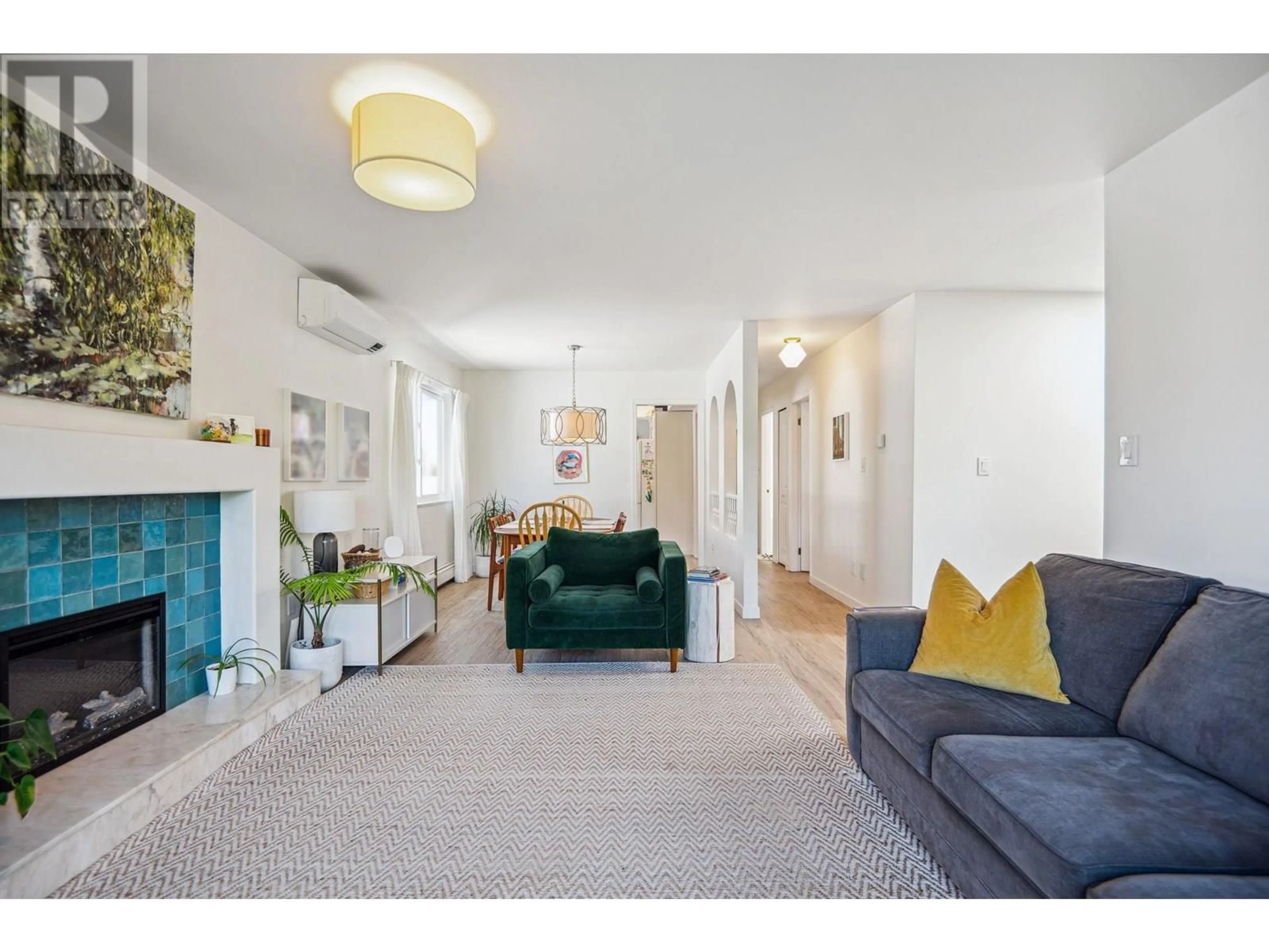 Living room with furniture, unknown for 4334 ST. CATHERINES STREET, Vancouver British Columbia V5V4M3