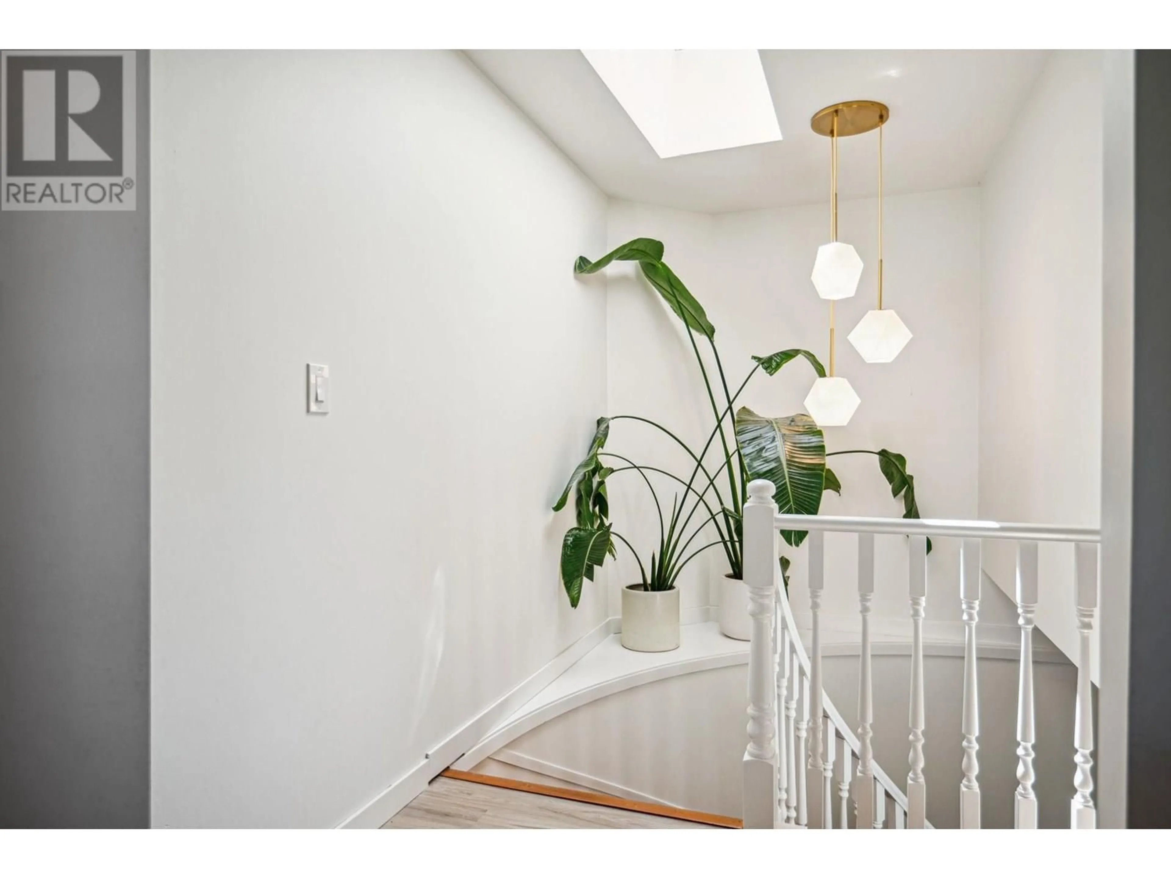 Unknown for 4334 ST. CATHERINES STREET, Vancouver British Columbia V5V4M3