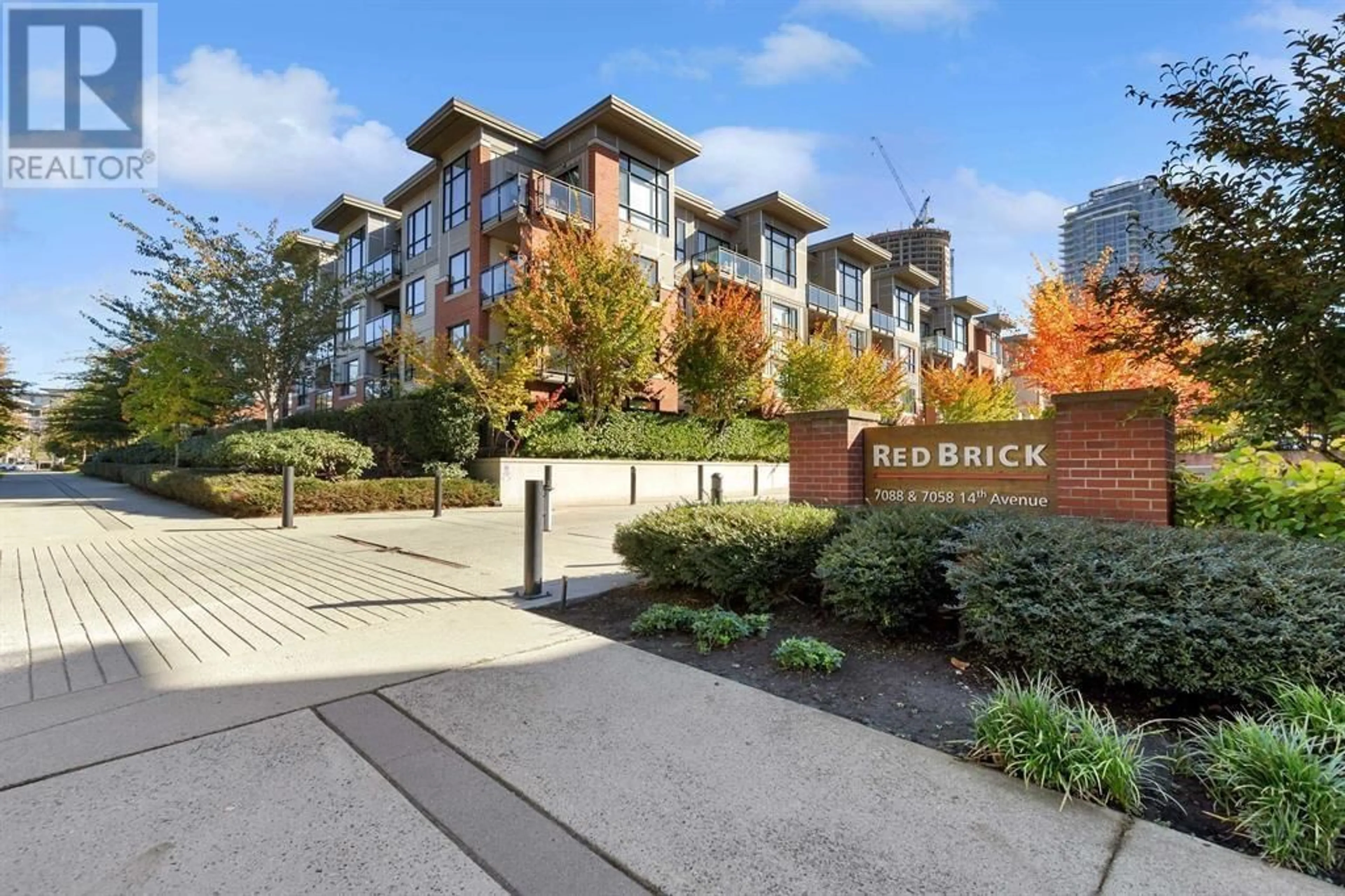 Patio, unknown for 406 - 7088 14TH AVENUE, Burnaby British Columbia V3N0E7