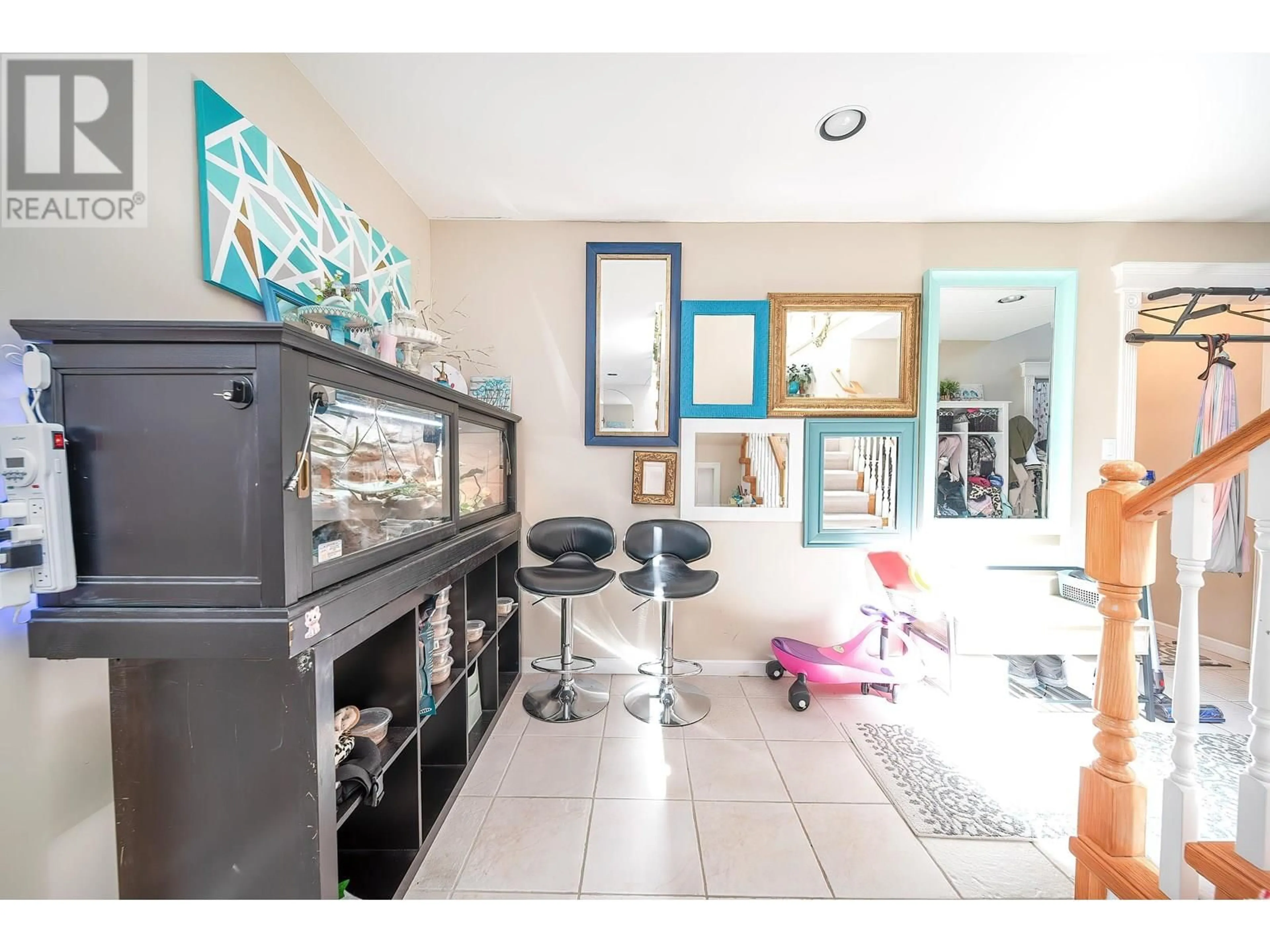 Open concept kitchen, ceramic/tile floor for 5619 HANKIN DRIVE, Richmond British Columbia V7C5N5