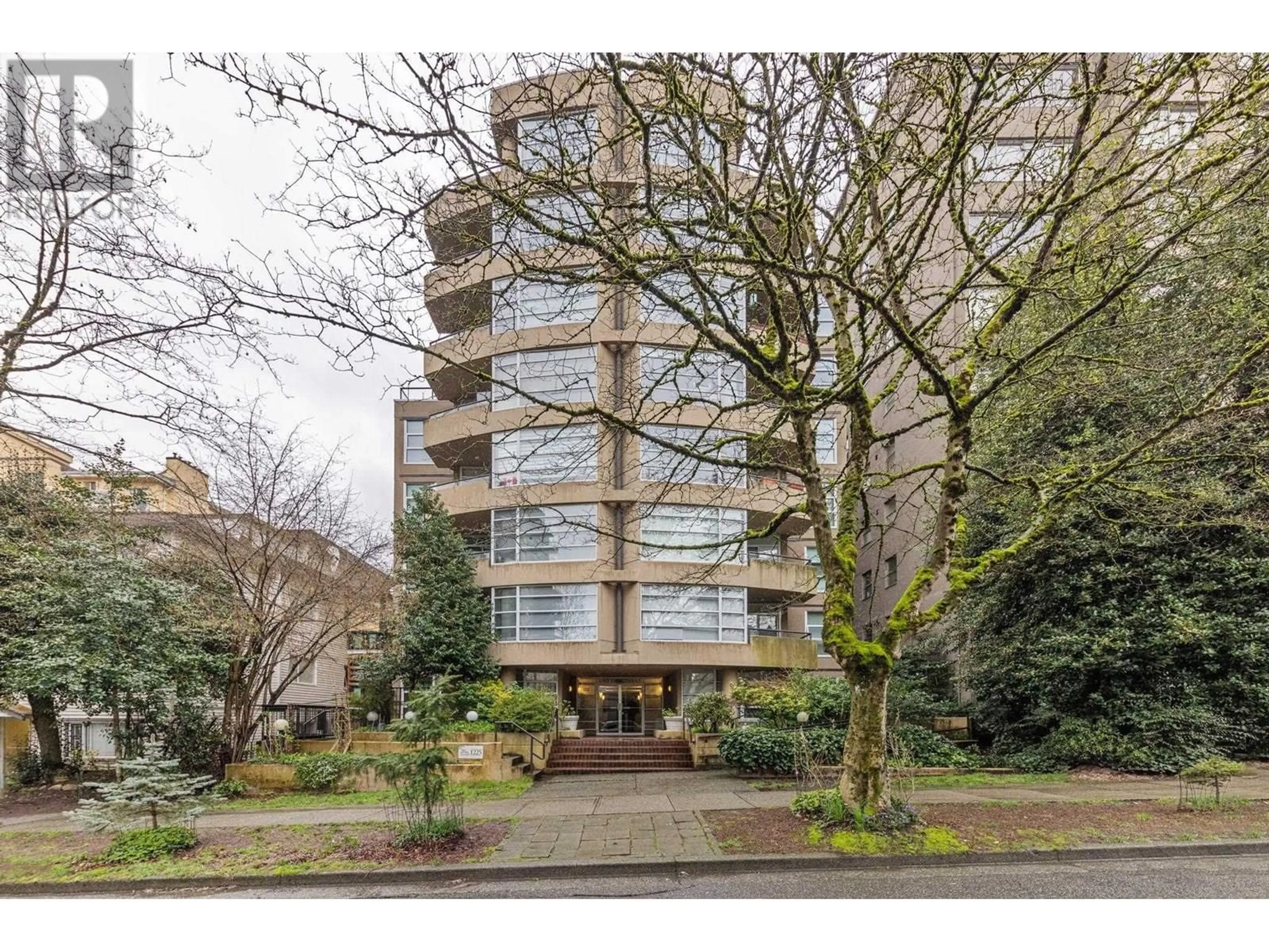 Indoor foyer for 602 - 1225 BARCLAY STREET, Vancouver British Columbia V6E1H5
