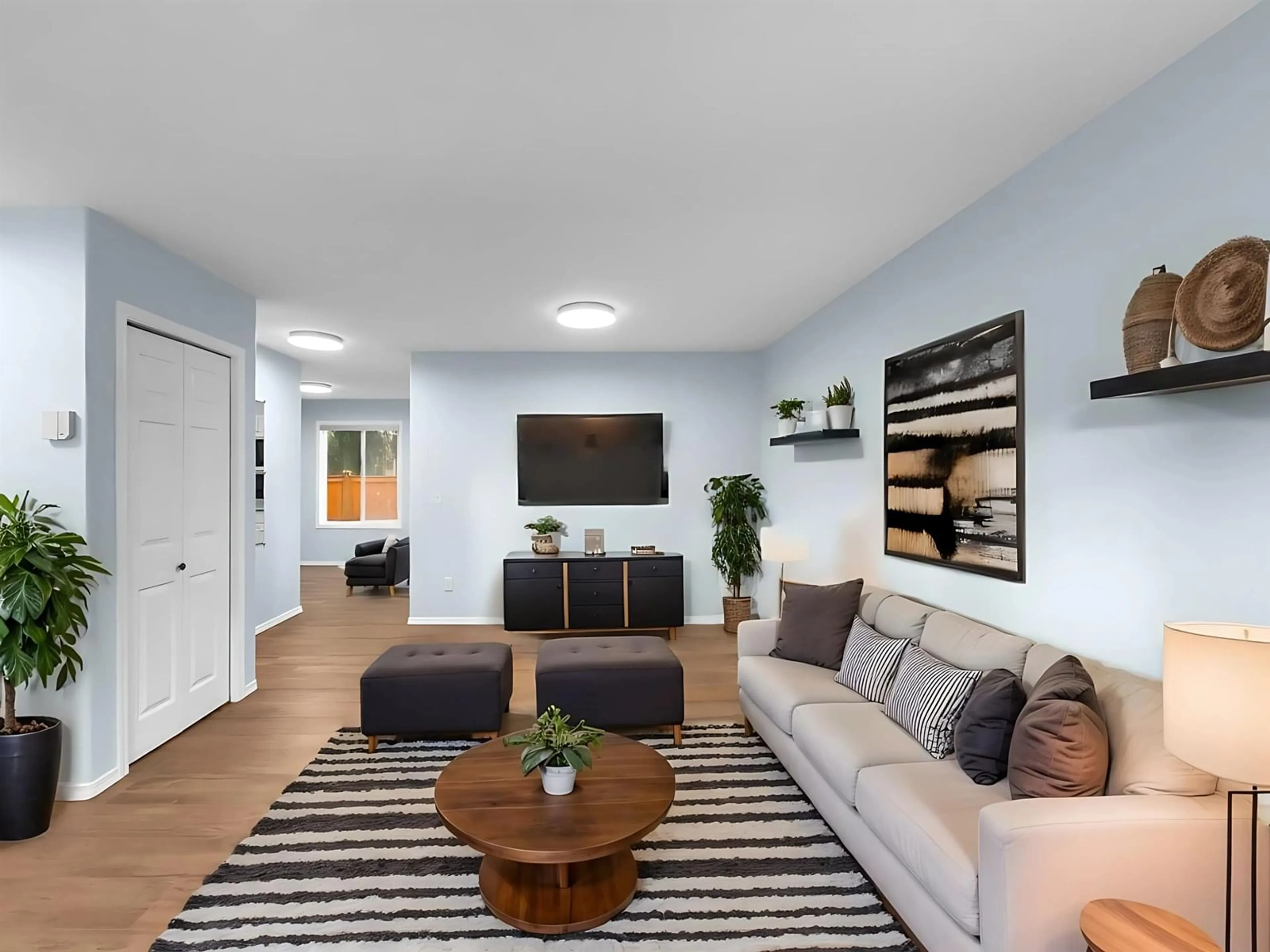 Living room with furniture, unknown for 7 - 46209 CESSNA DRIVE, Chilliwack British Columbia V2P1A7