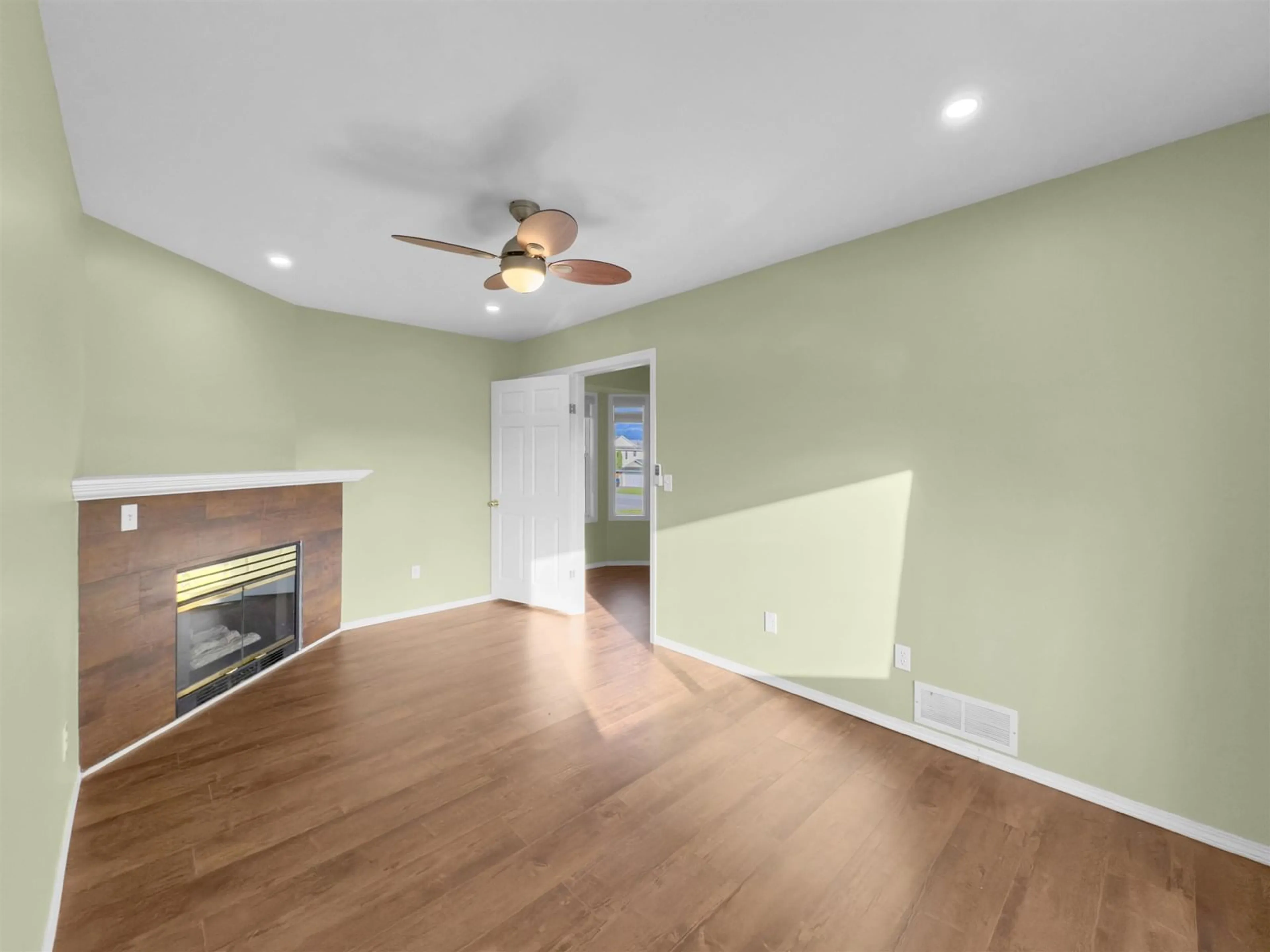 A pic of a room for 7 - 46209 CESSNA DRIVE, Chilliwack British Columbia V2P1A7