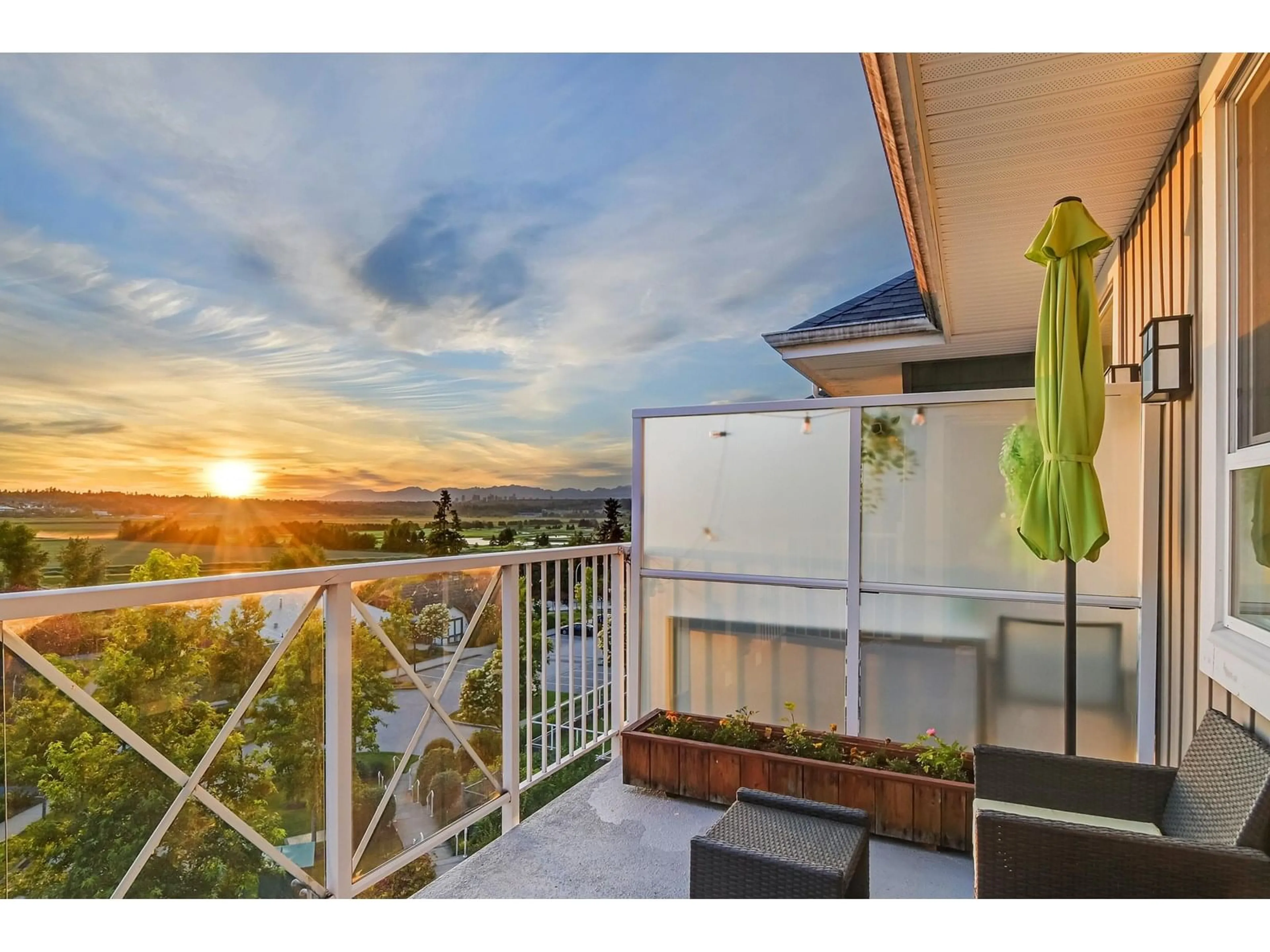 Balcony in the apartment, unknown for 401 - 16396 64, Surrey British Columbia V3X6X6