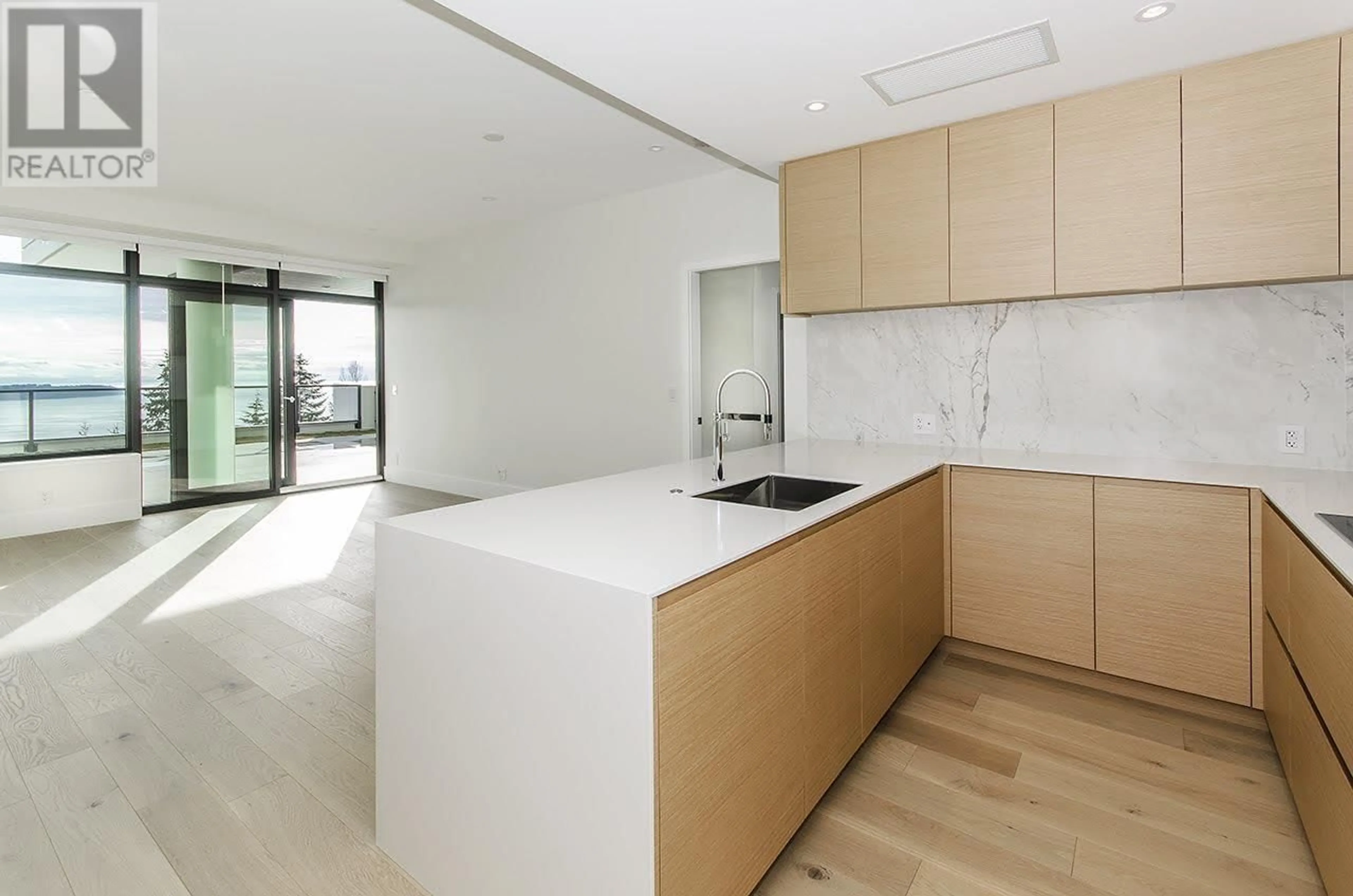 Standard kitchen, unknown for 307 - 3101 BURFIELD PLACE, West Vancouver British Columbia V7S0B8