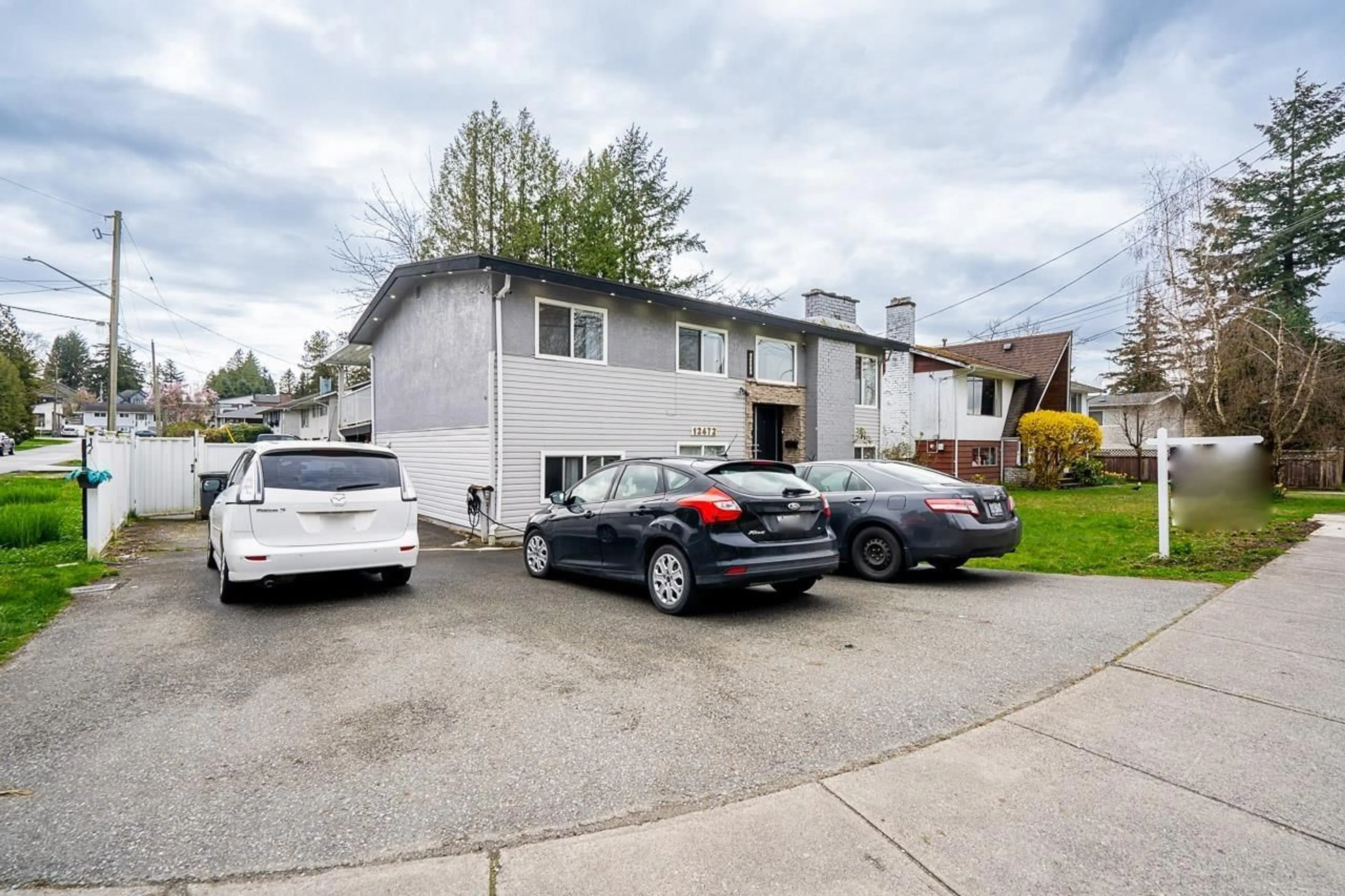 A pic from outside/outdoor area/front of a property/back of a property/a pic from drone, street for 12472 100, Surrey British Columbia V3V2X5