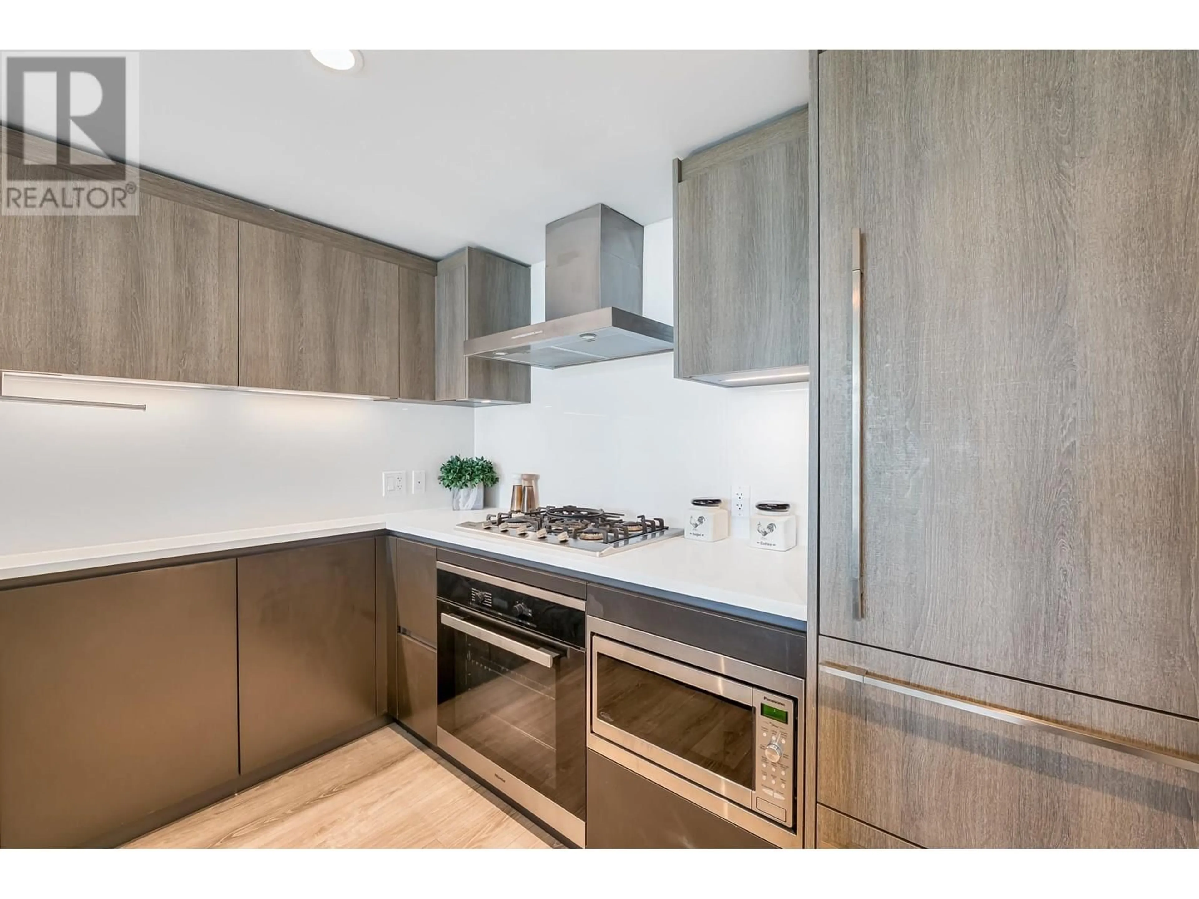 Standard kitchen, unknown for 858 - 6320 NO. 3 ROAD, Richmond British Columbia V6Y0L5