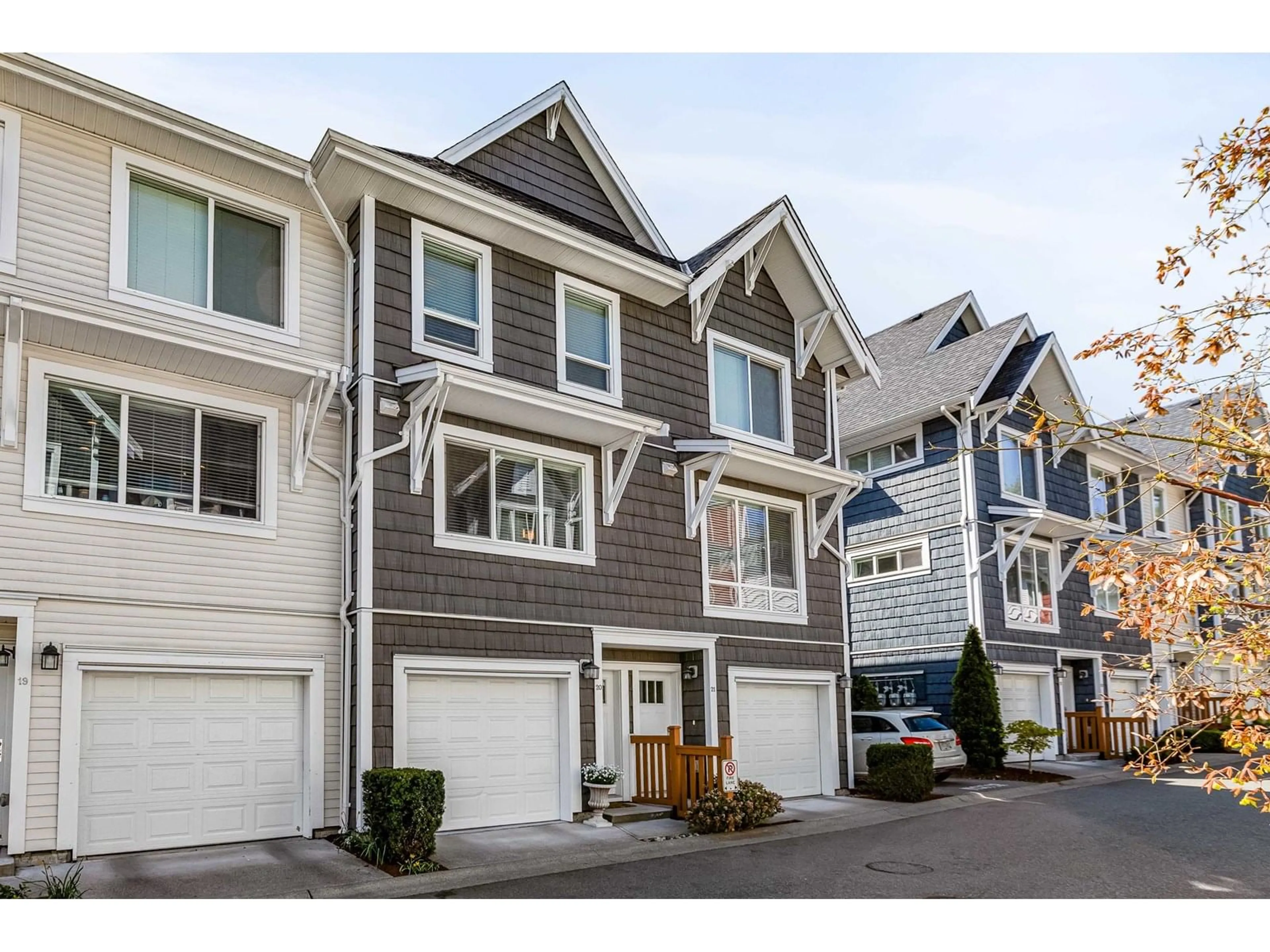 Home with vinyl exterior material, street for 20 - 3039 156, Surrey British Columbia V3Z6T5