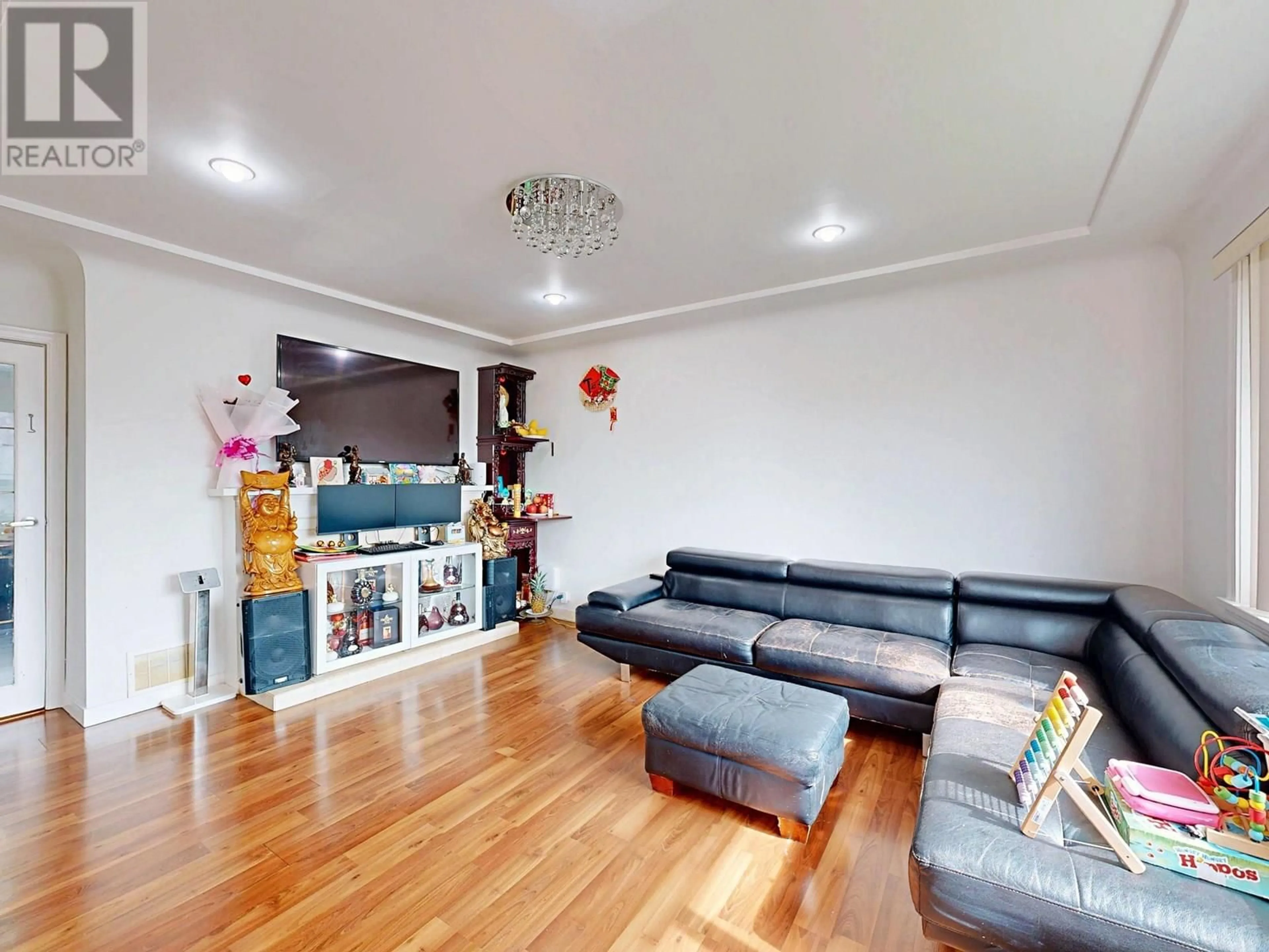 Living room with furniture, unknown for 1243 41ST AVENUE, Vancouver British Columbia V5W1R3