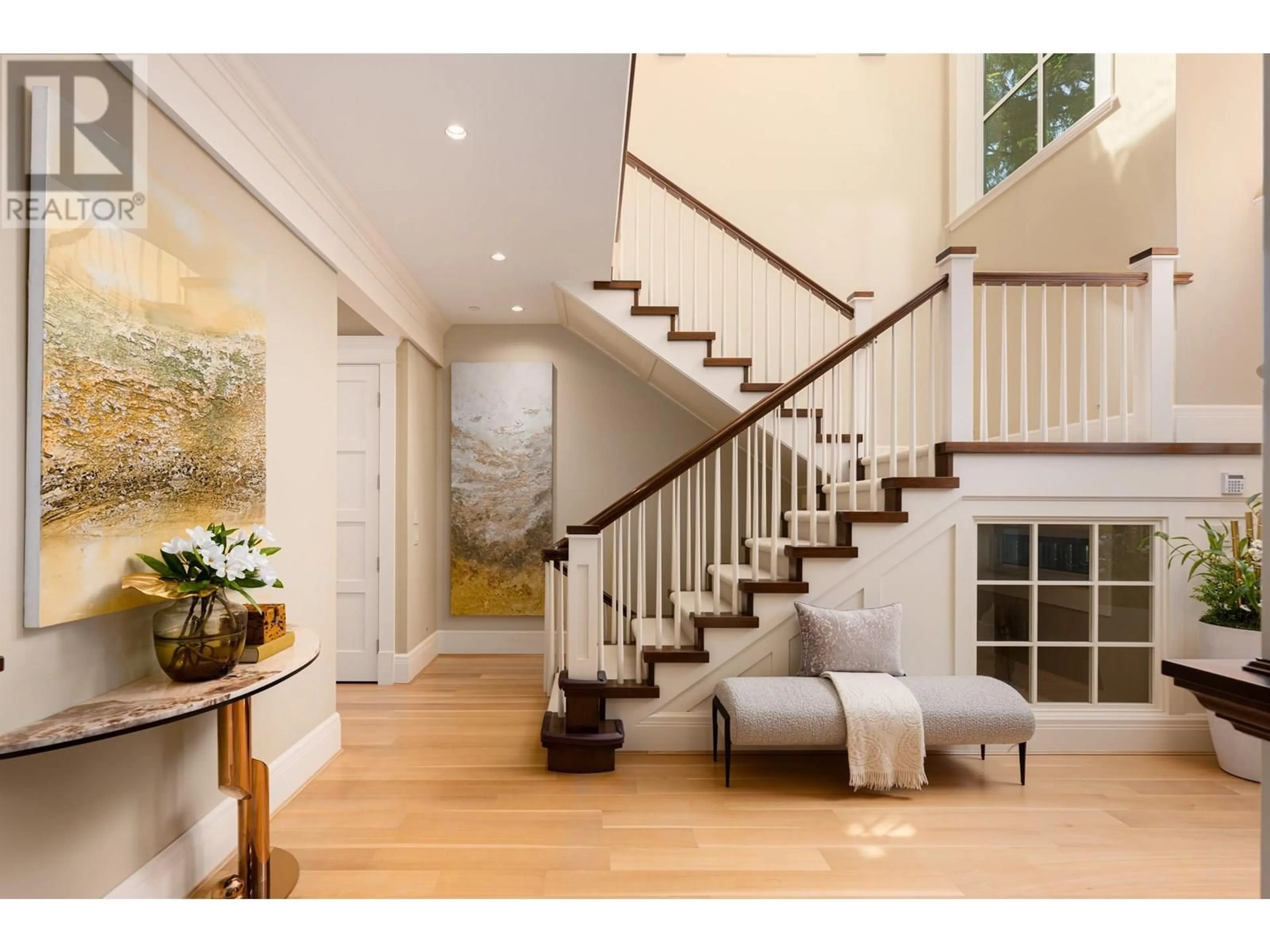 Indoor entryway for 4688 3RD AVENUE, Vancouver British Columbia V6R1N4