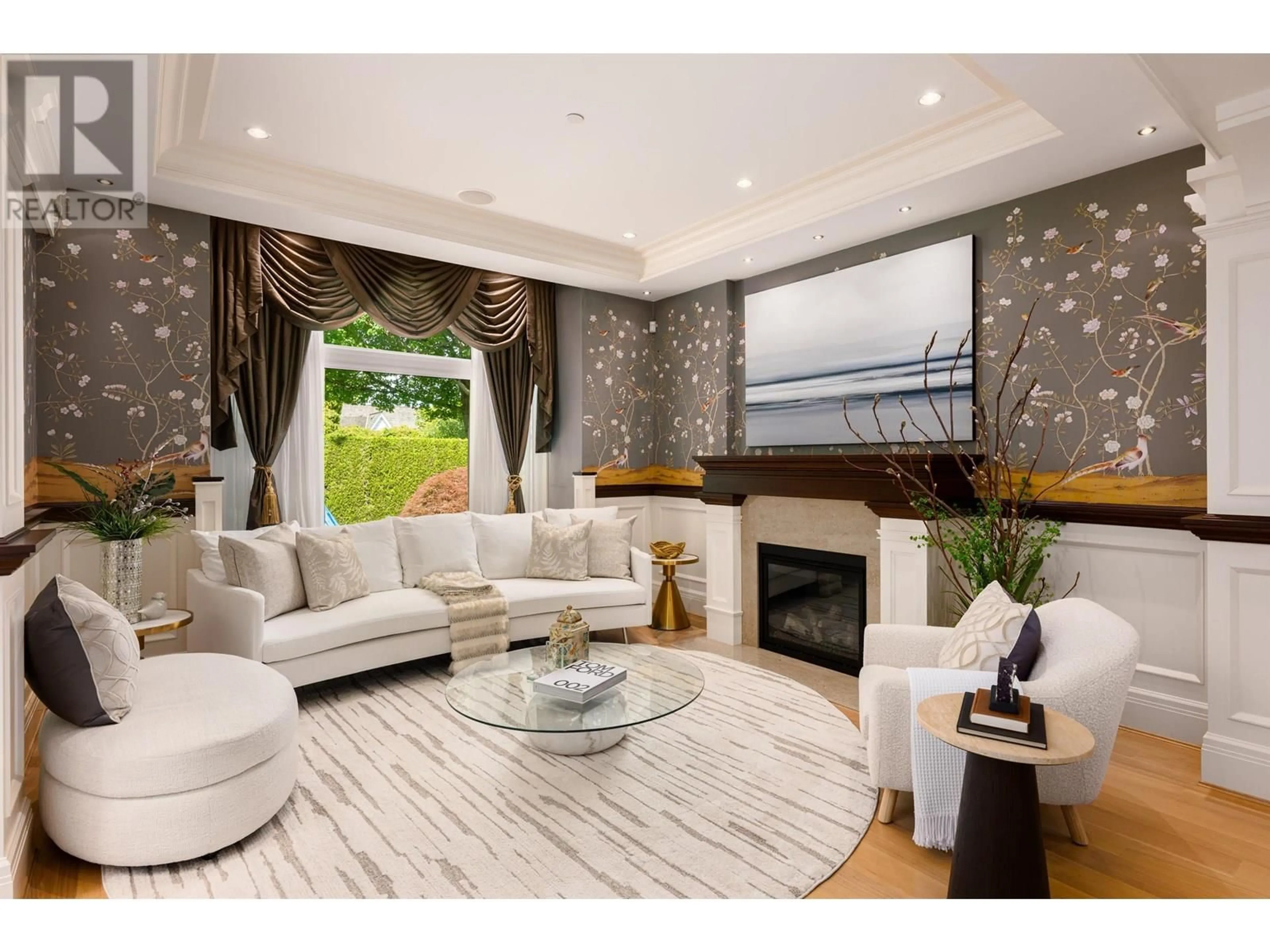 Living room with furniture, wood/laminate floor for 4688 3RD AVENUE, Vancouver British Columbia V6R1N4