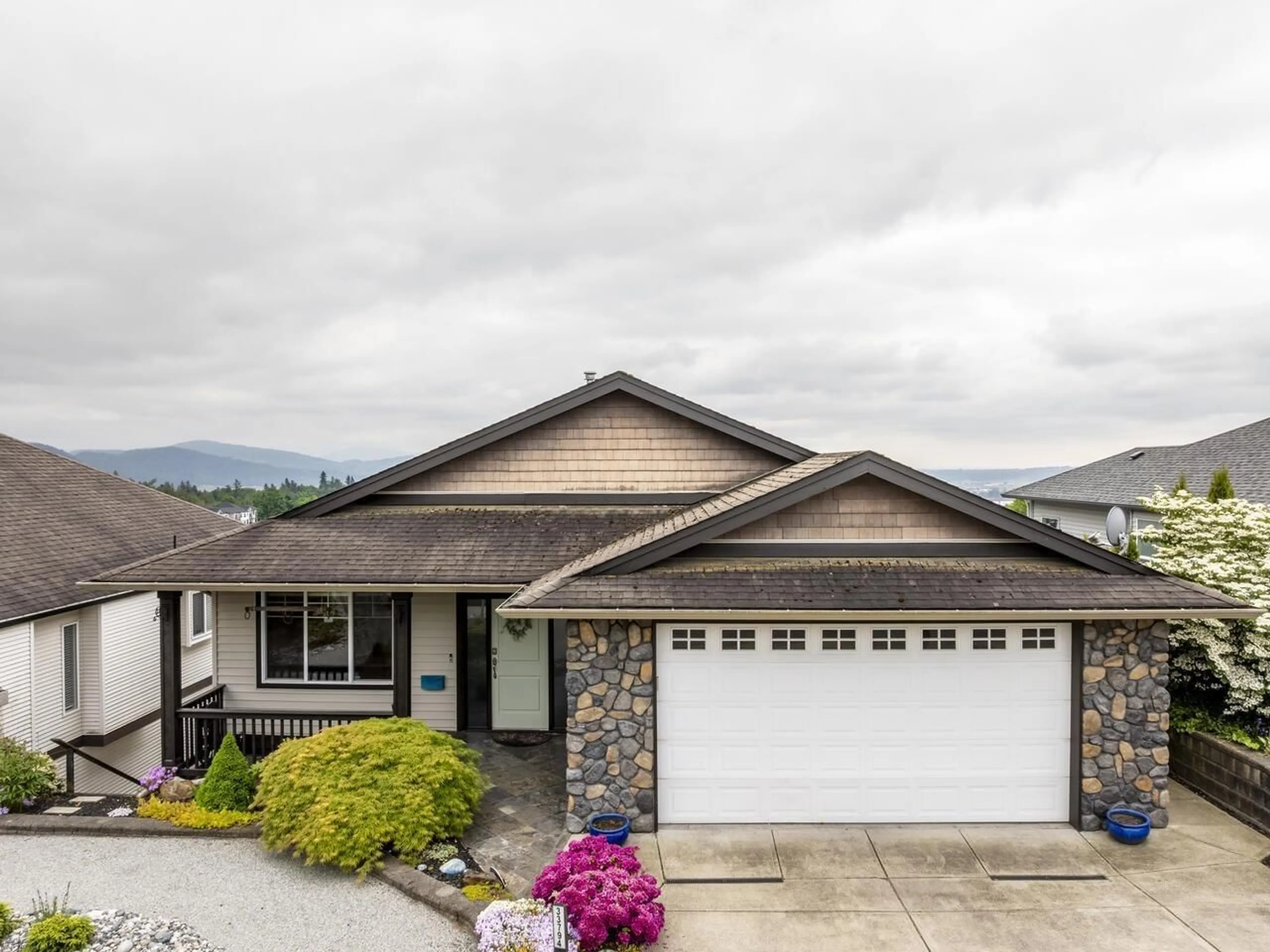 Home with vinyl exterior material, unknown for 33794 CHERRY, Mission British Columbia V2V2V6