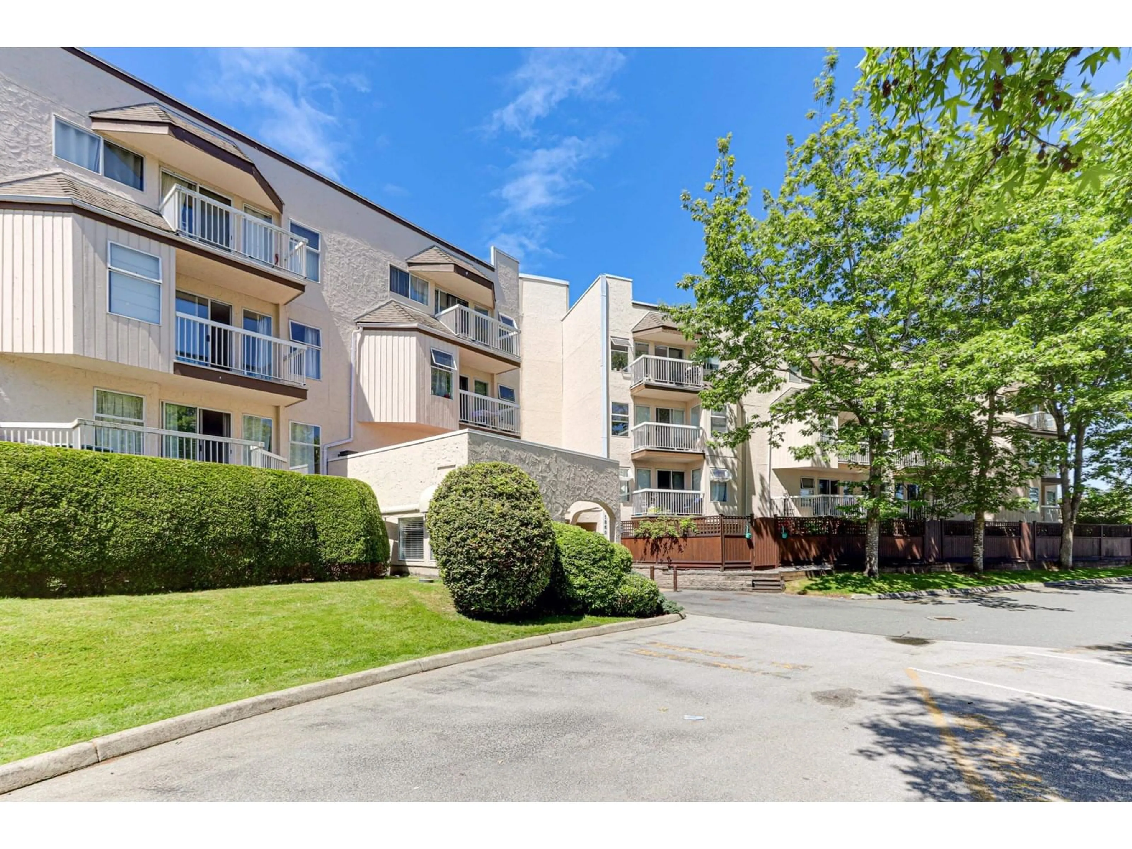 Unknown for 212 - 1860 SOUTHMERE EAST, Surrey British Columbia V4A6Y7