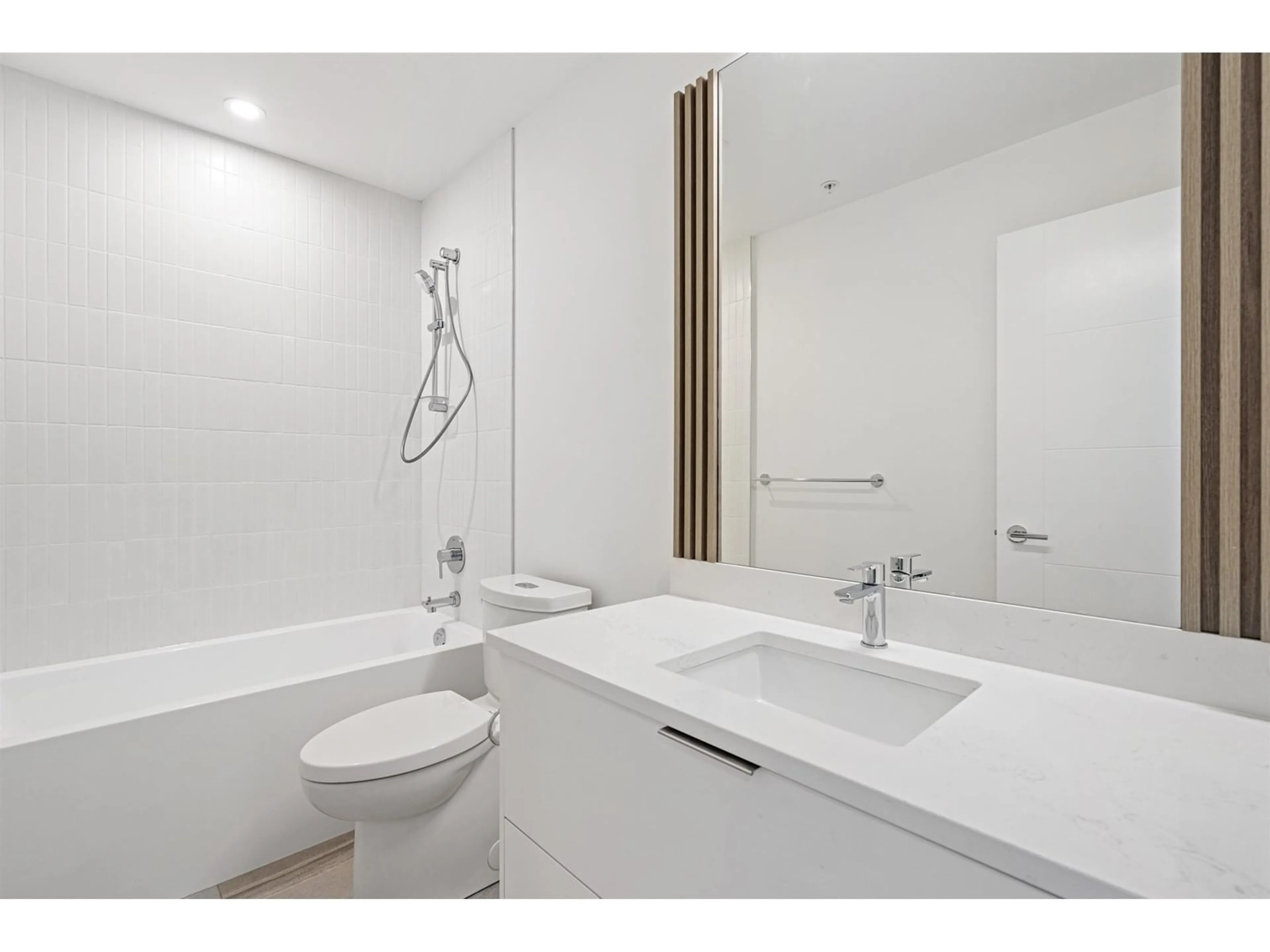 Standard bathroom, unknown for 401 - 20695 EASTLEIGH, Langley British Columbia V3A0P7